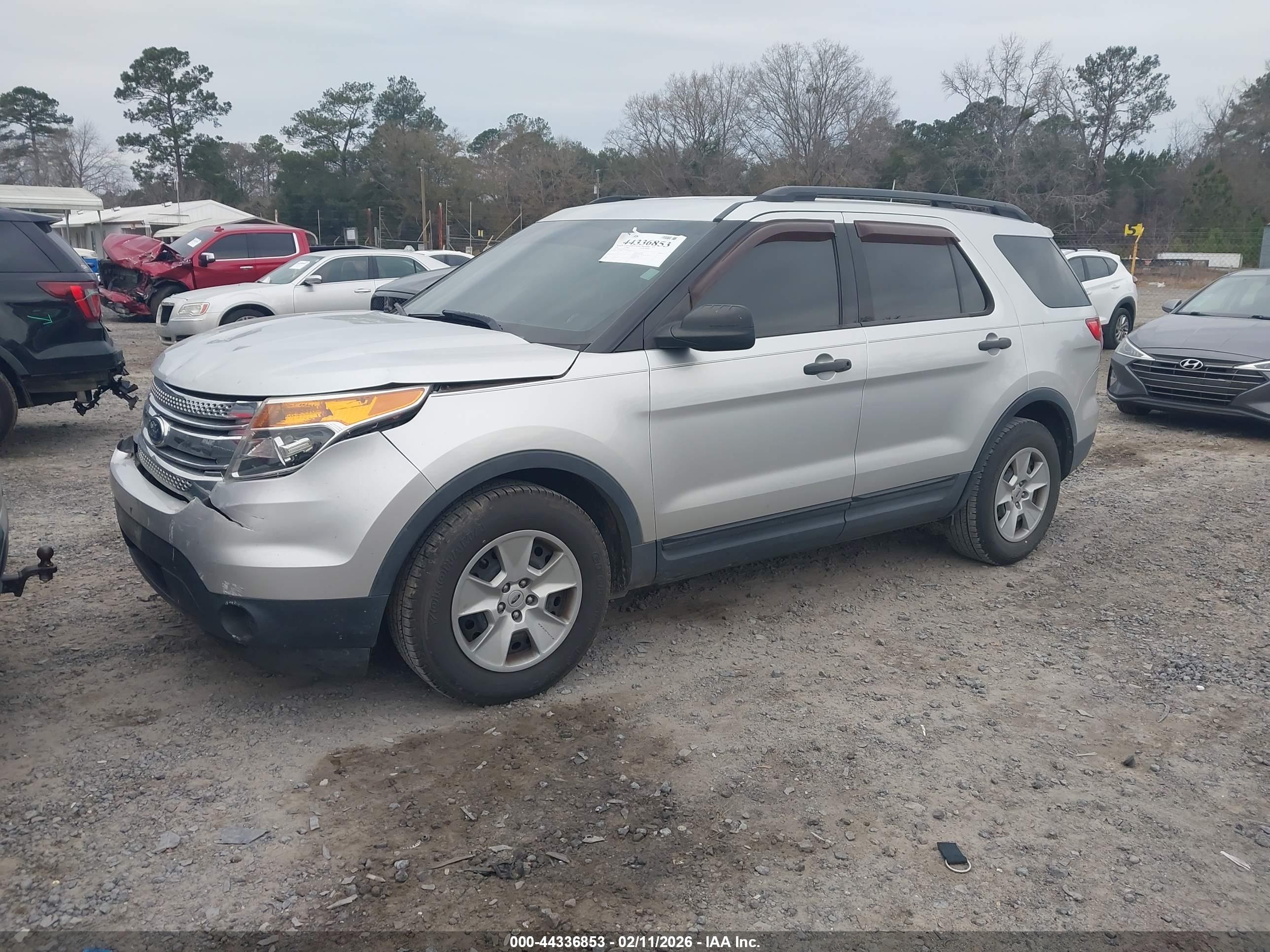 FORD EXPLORER image 2