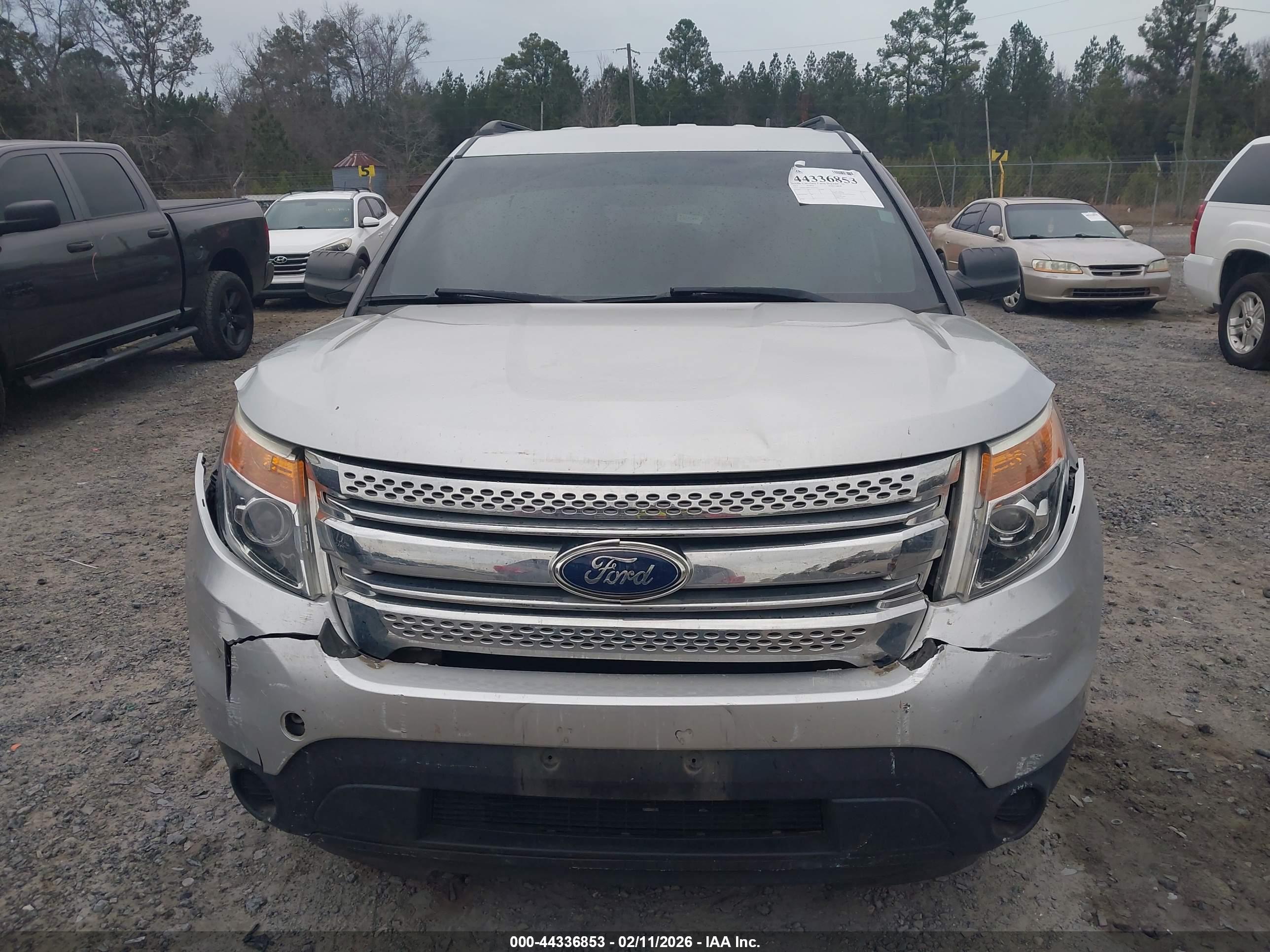 FORD EXPLORER image 6