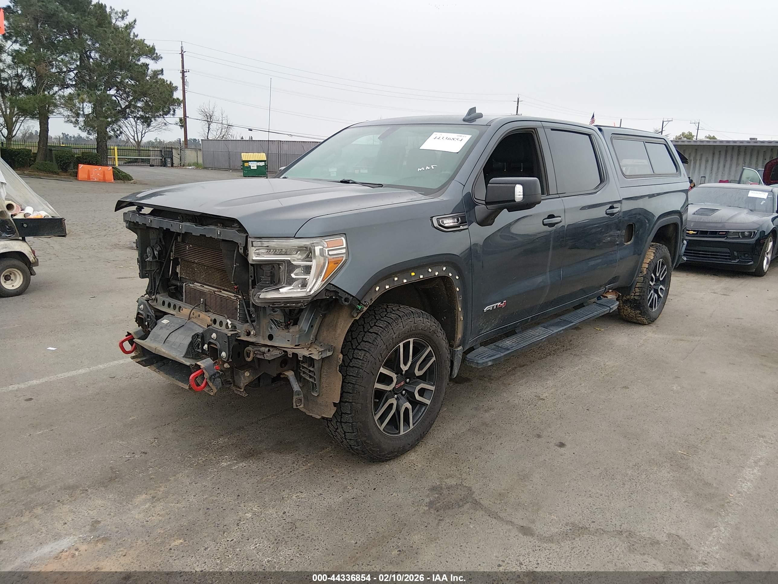 GMC SIERRA image 2
