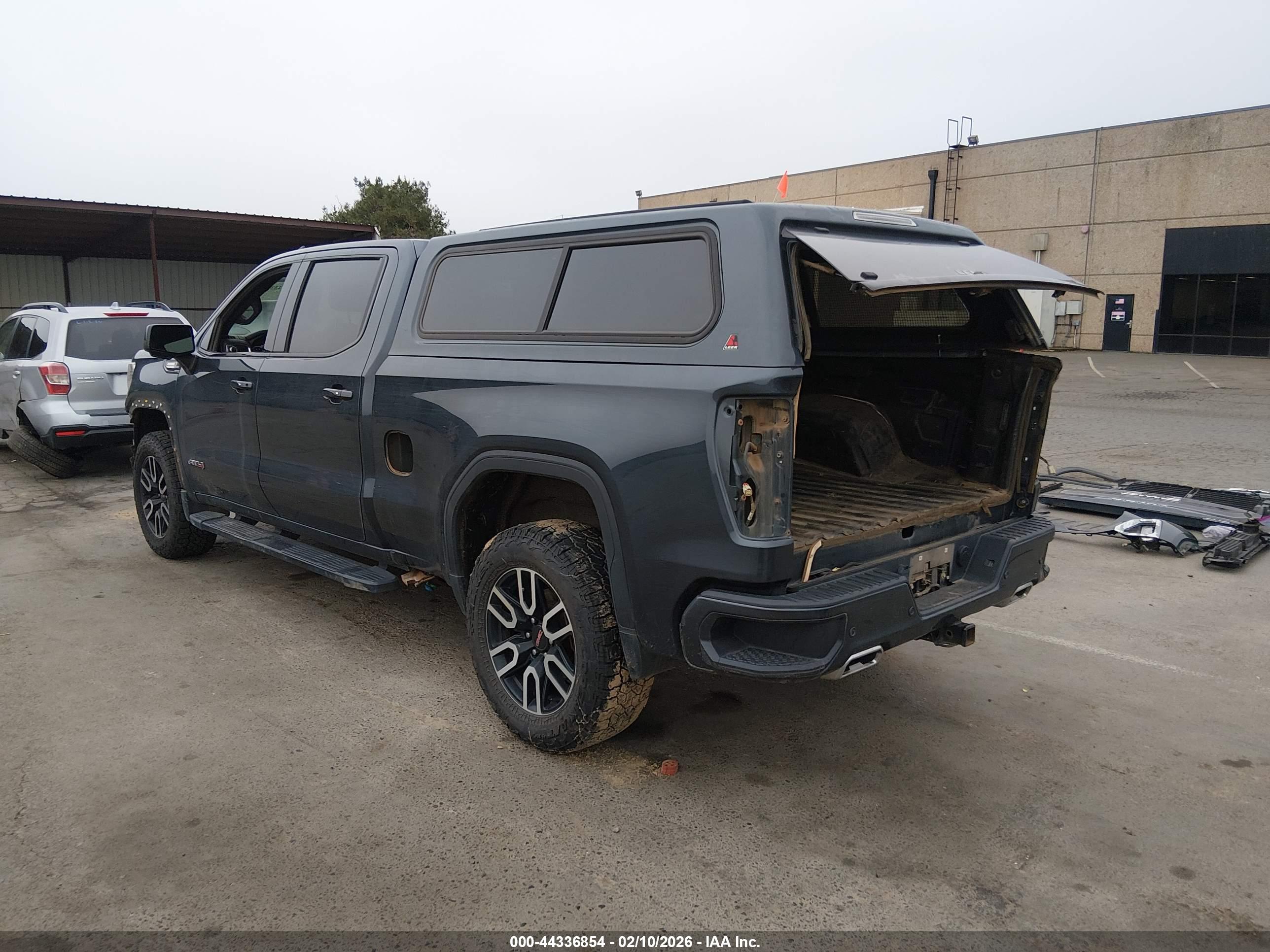 GMC SIERRA image 3