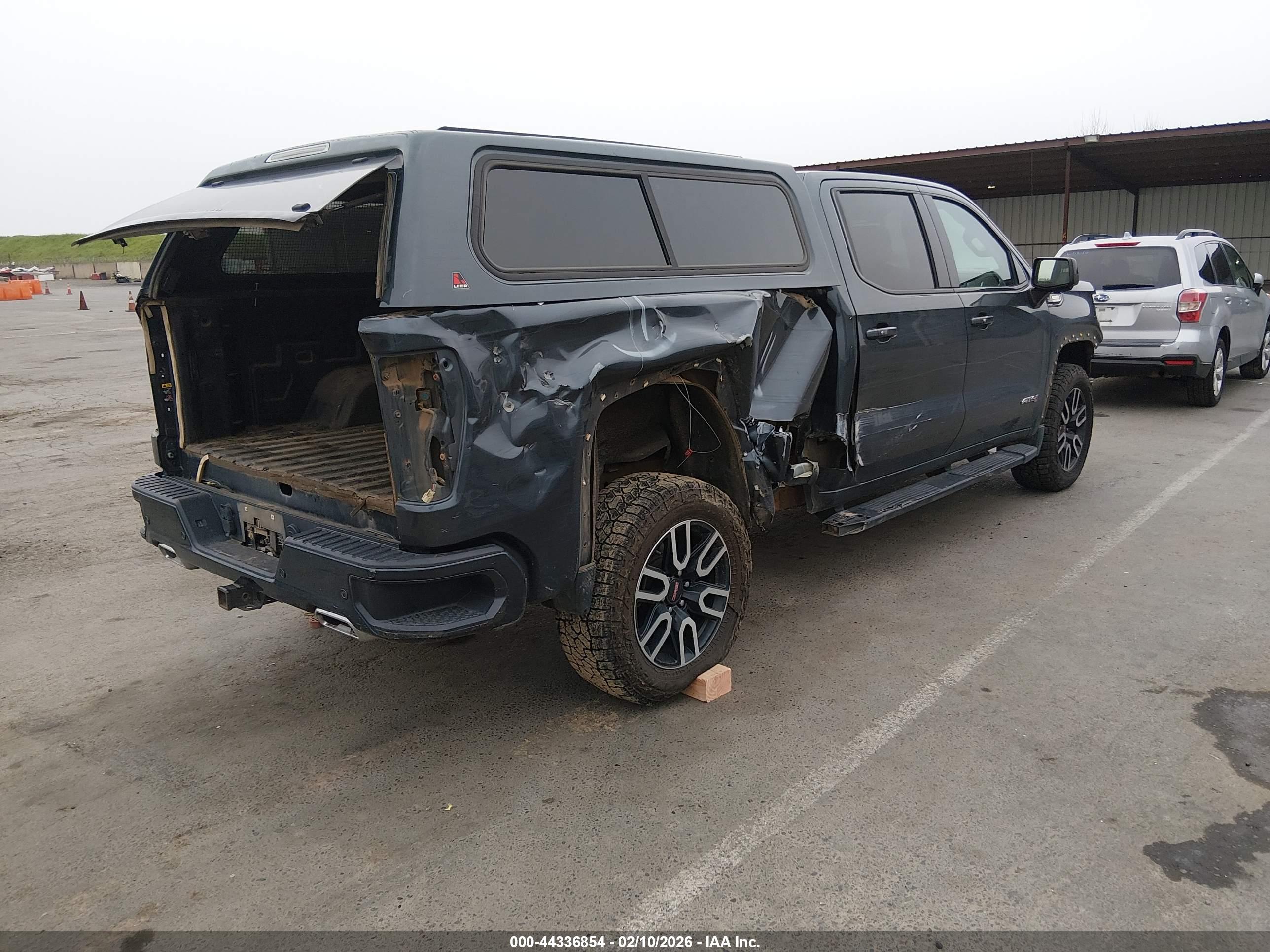 GMC SIERRA image 4