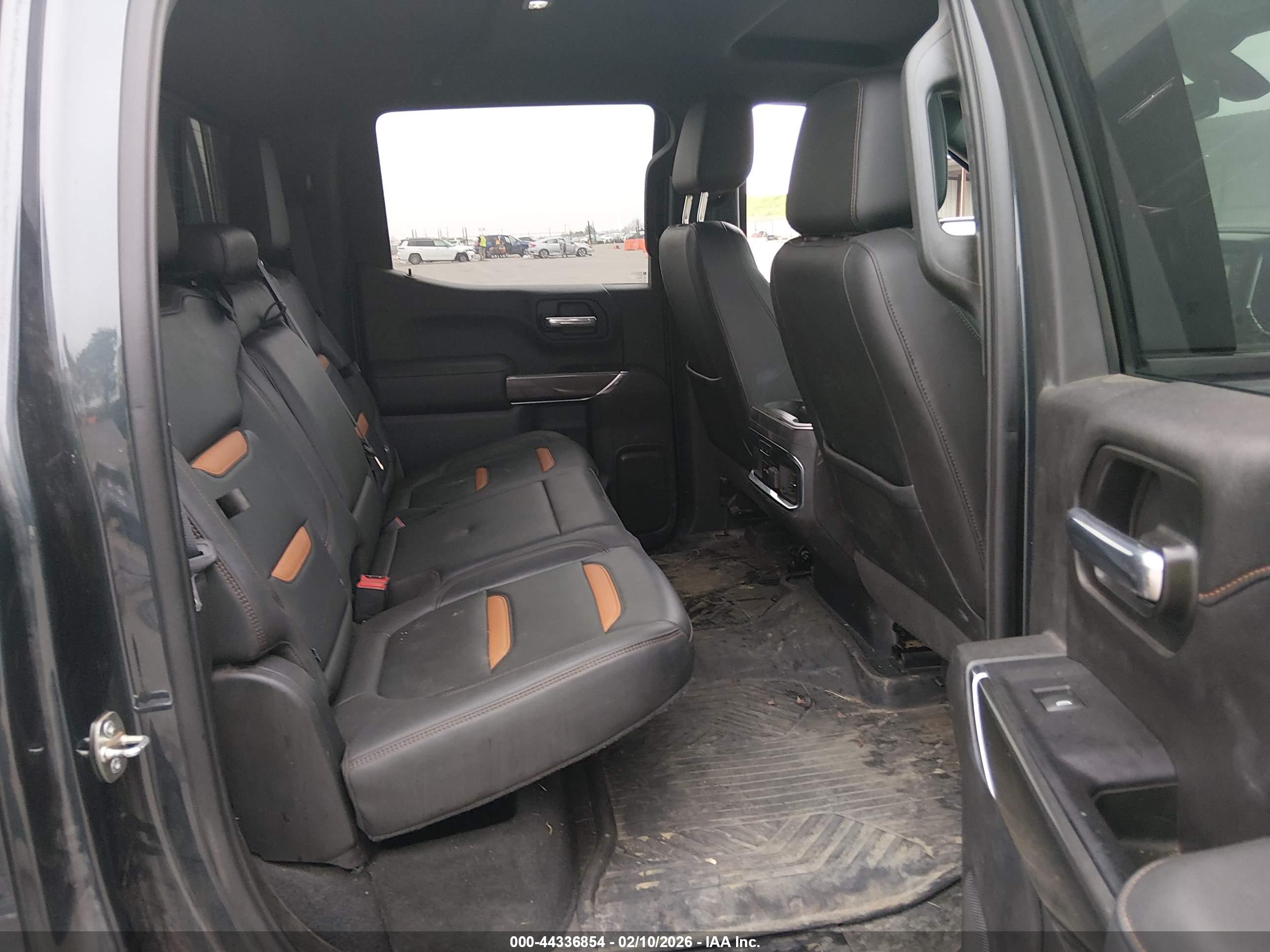 GMC SIERRA image 8