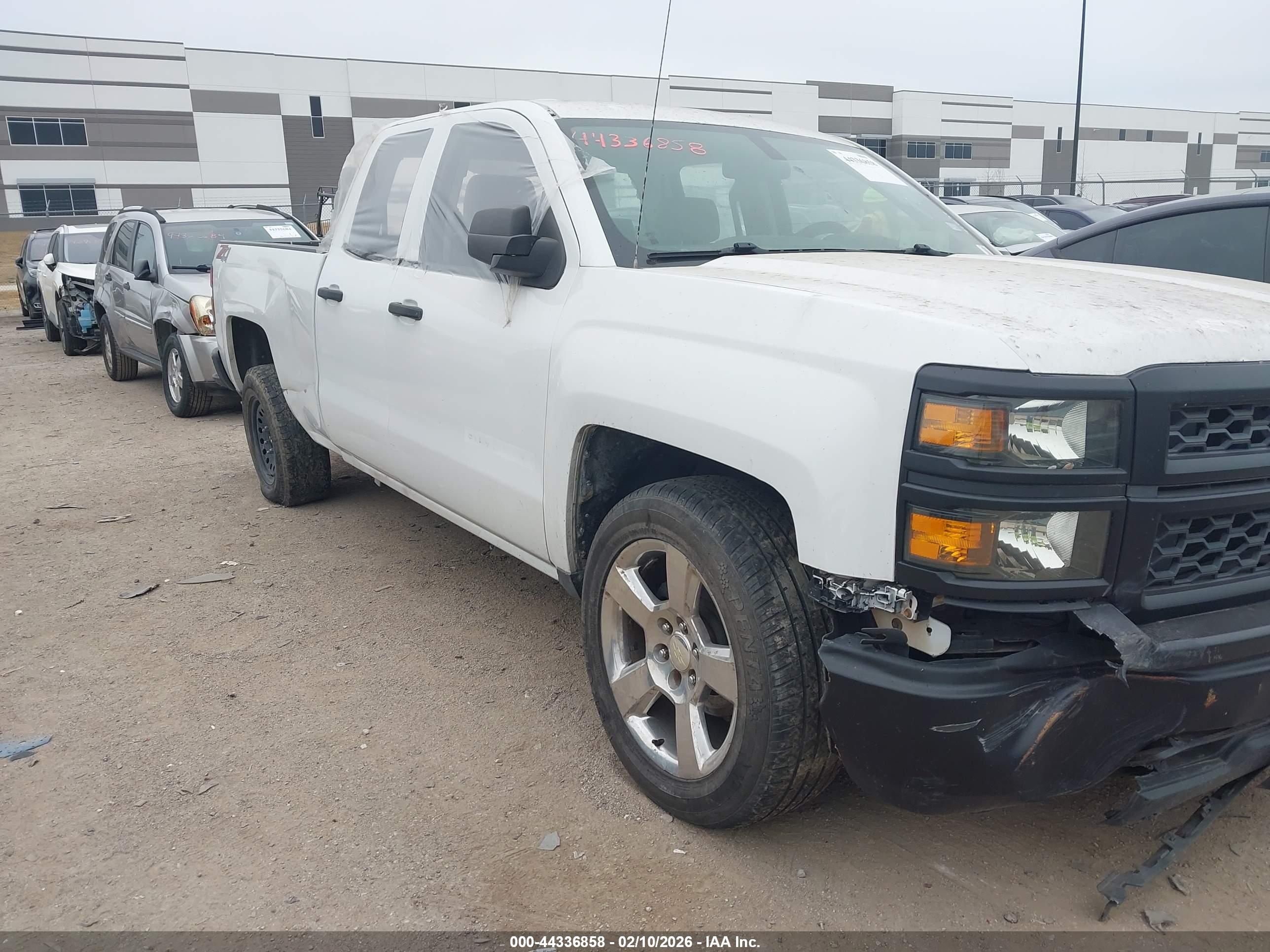 CHEVROLET SILVERADO image 6