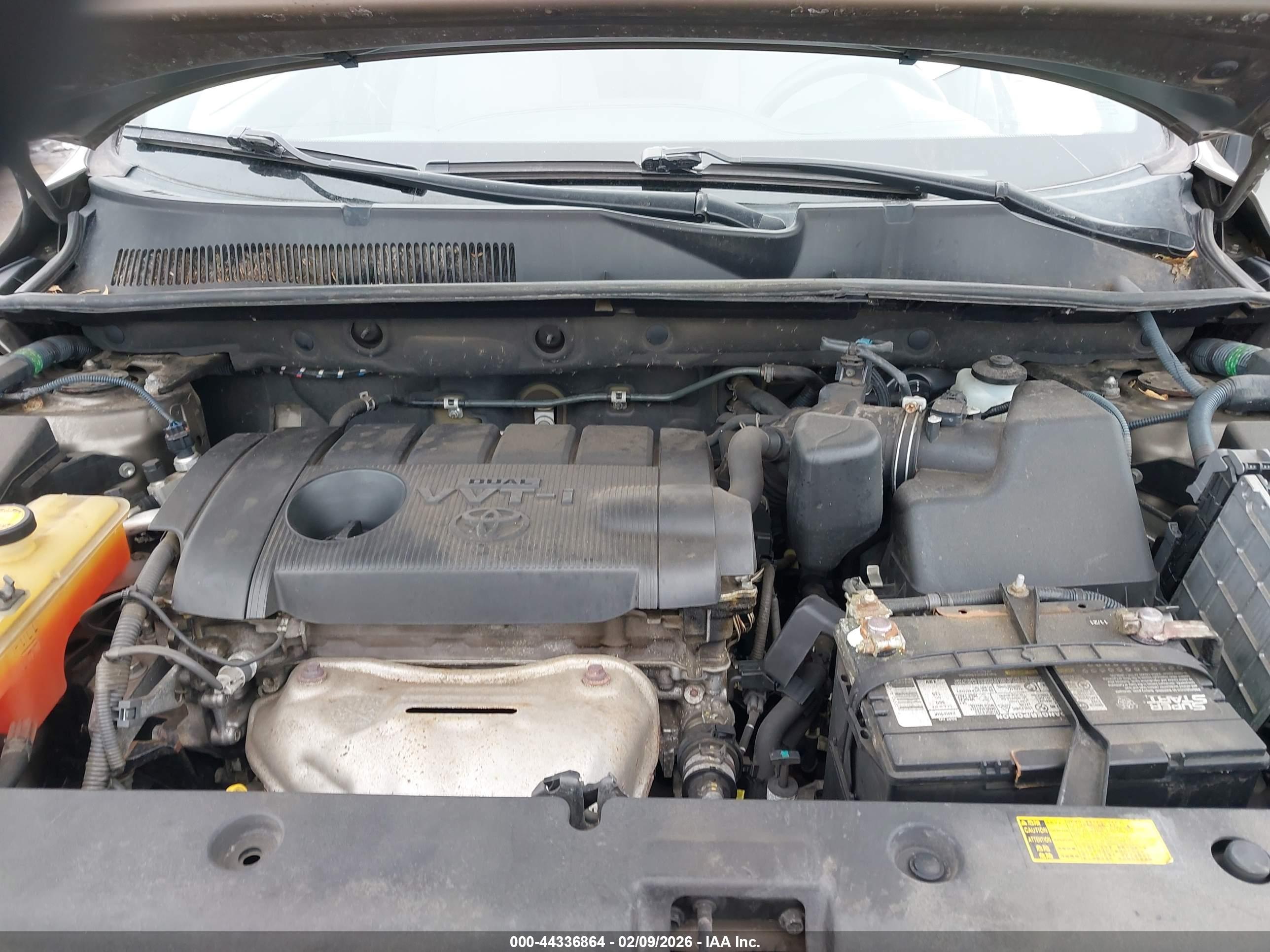 TOYOTA RAV4 image 10