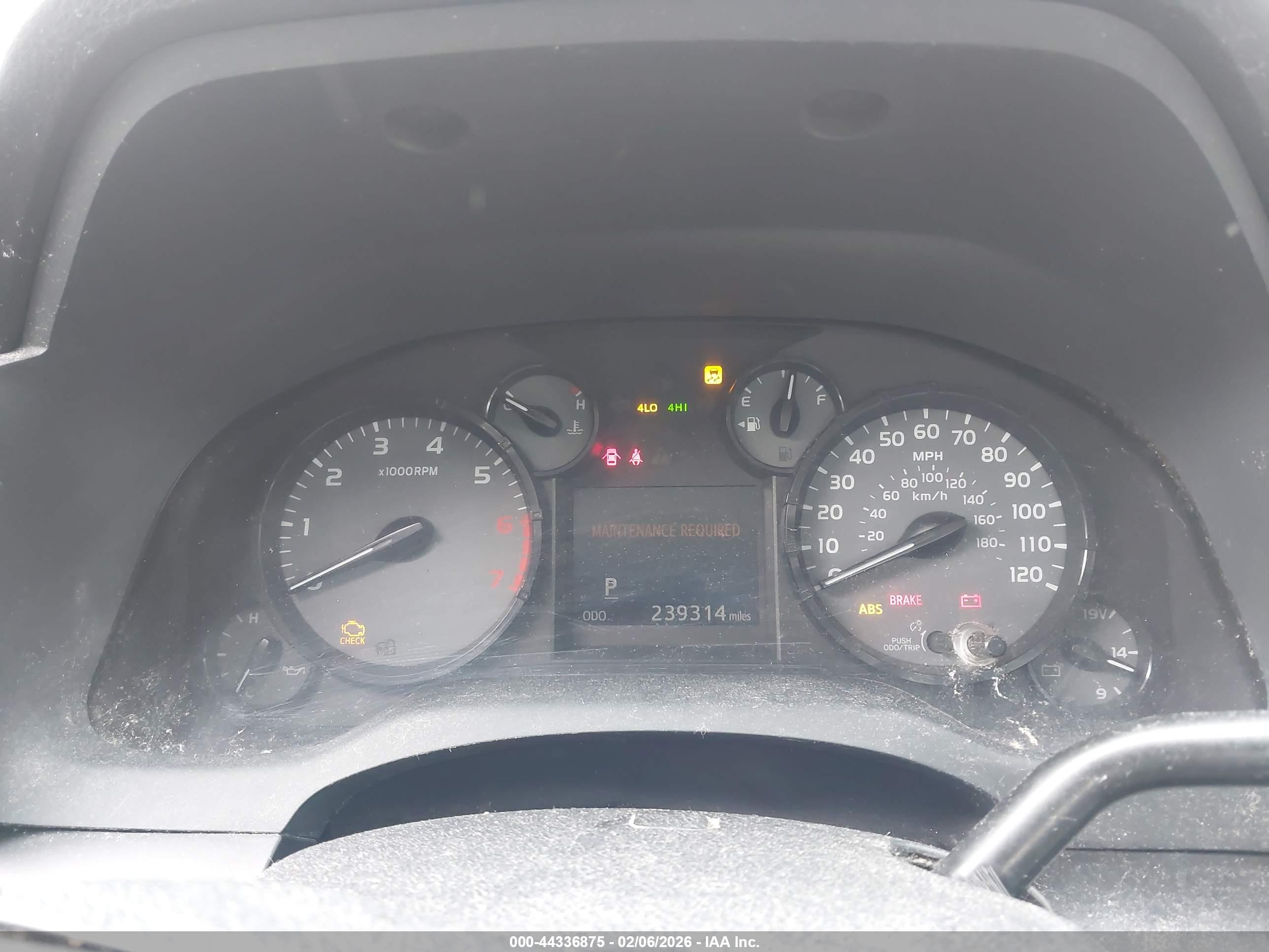 TOYOTA TUNDRA image 7