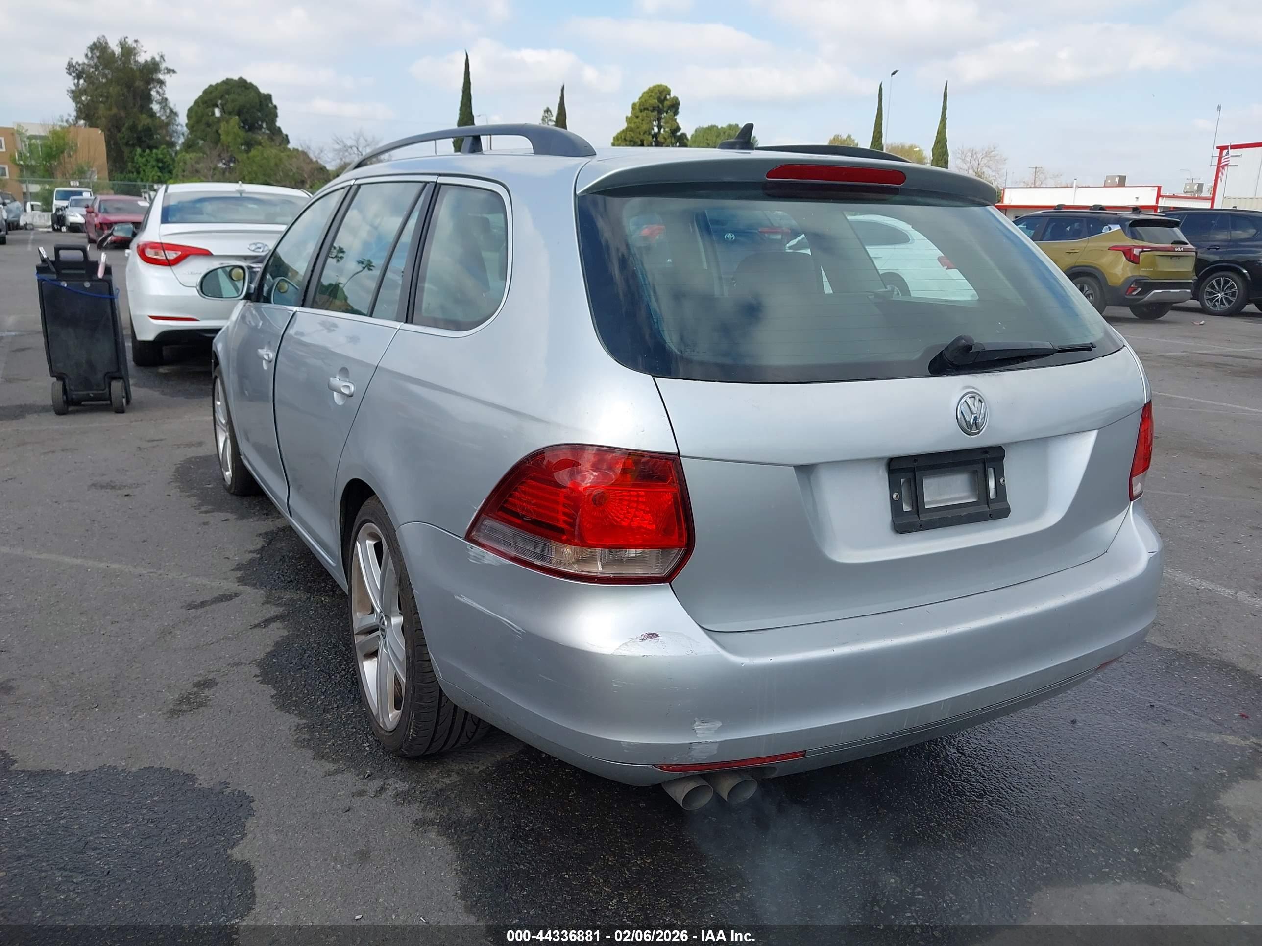 VOLKSWAGEN JETTA image 3