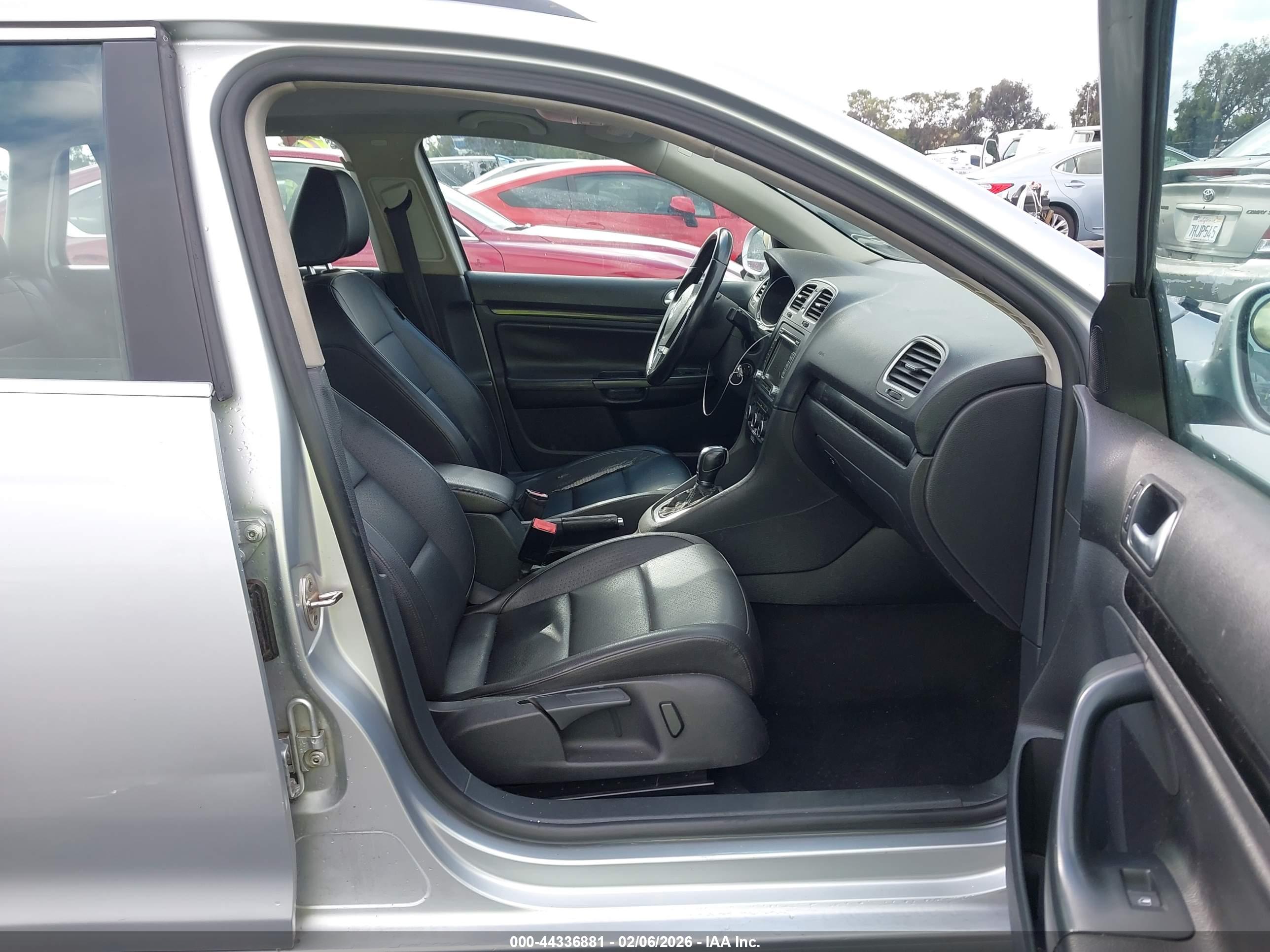VOLKSWAGEN JETTA image 5