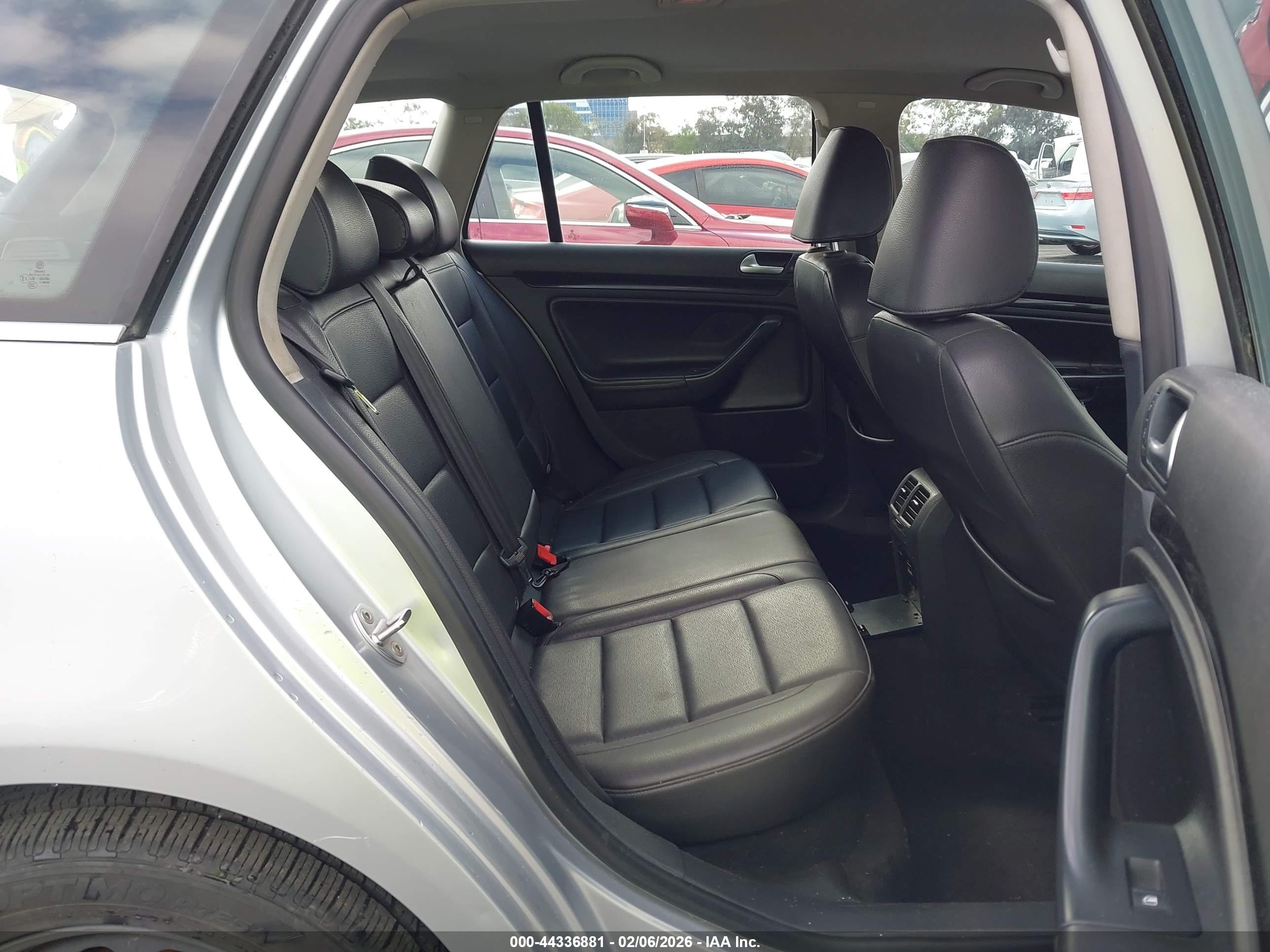 VOLKSWAGEN JETTA image 8