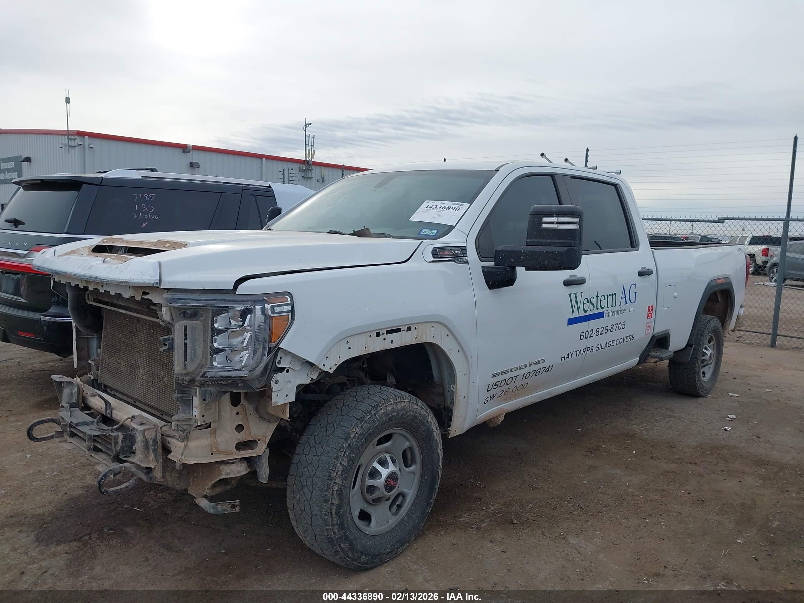 GMC SIERRA image 2