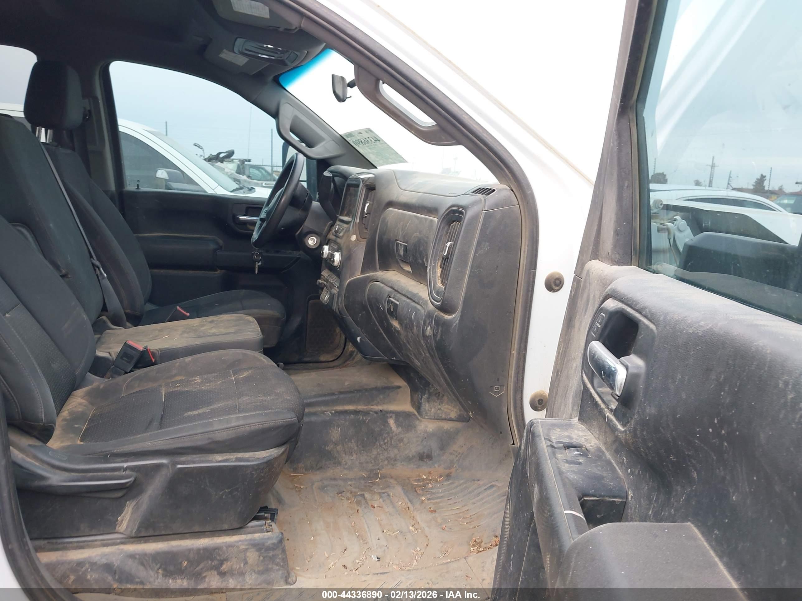 GMC SIERRA image 5