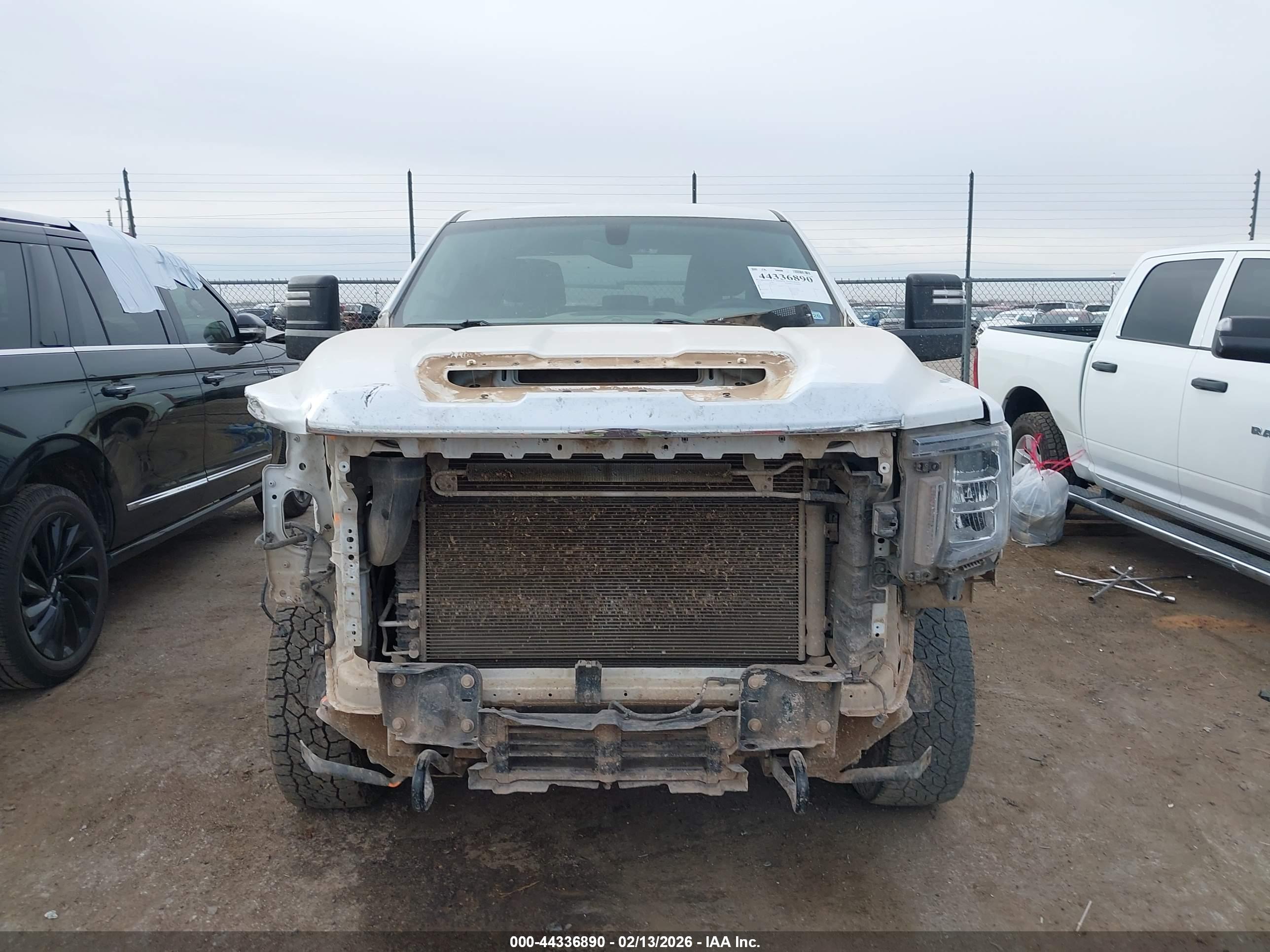 GMC SIERRA image 6