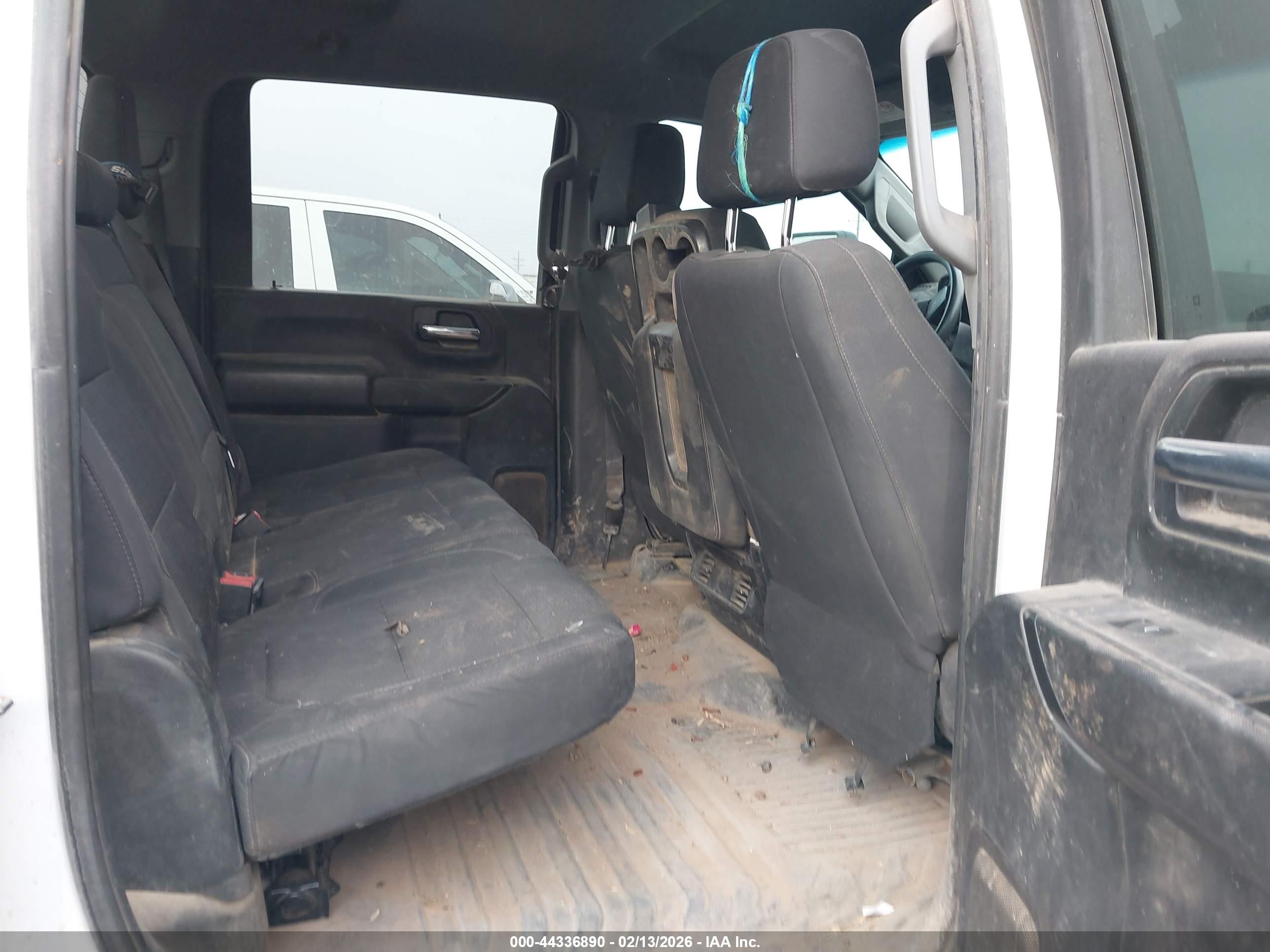 GMC SIERRA image 8