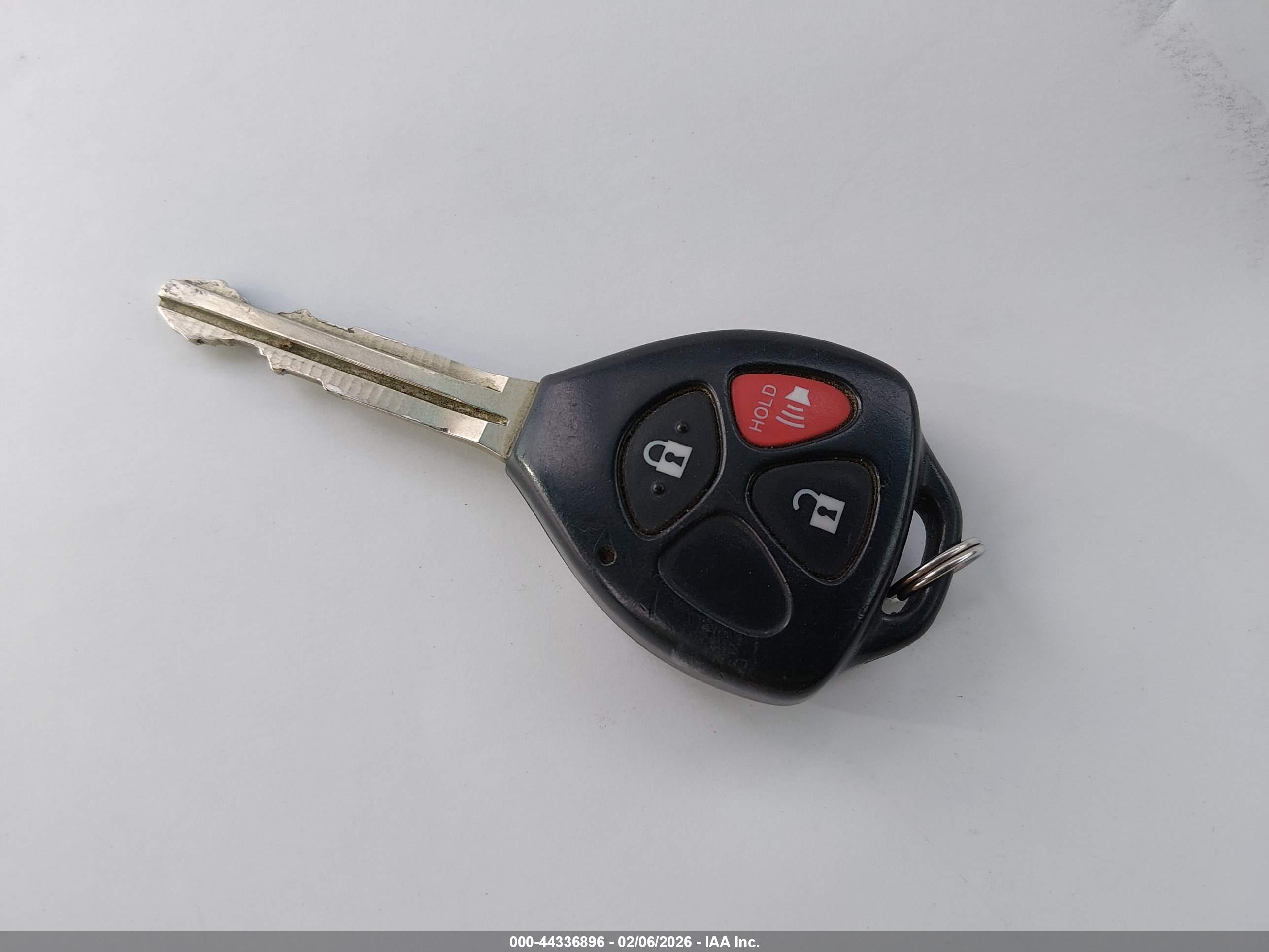 TOYOTA RAV4 image 11