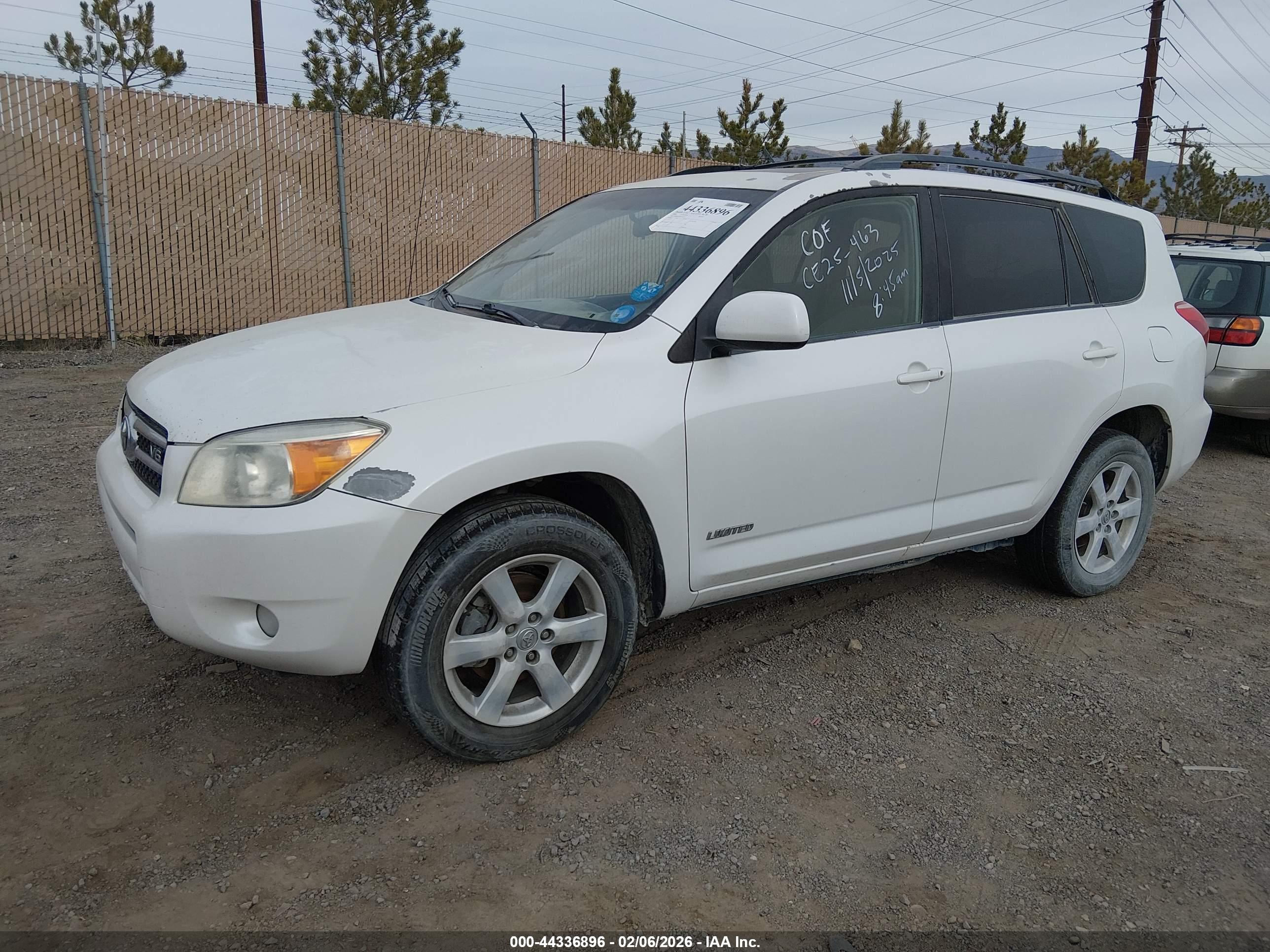 TOYOTA RAV4 image 2