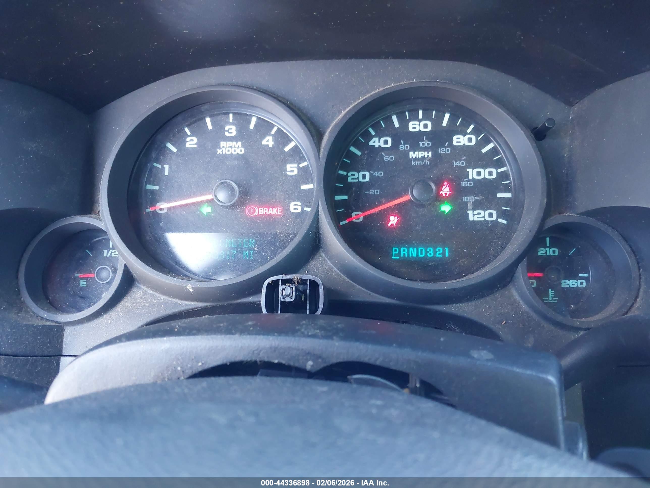 CHEVROLET SILVERADO image 7