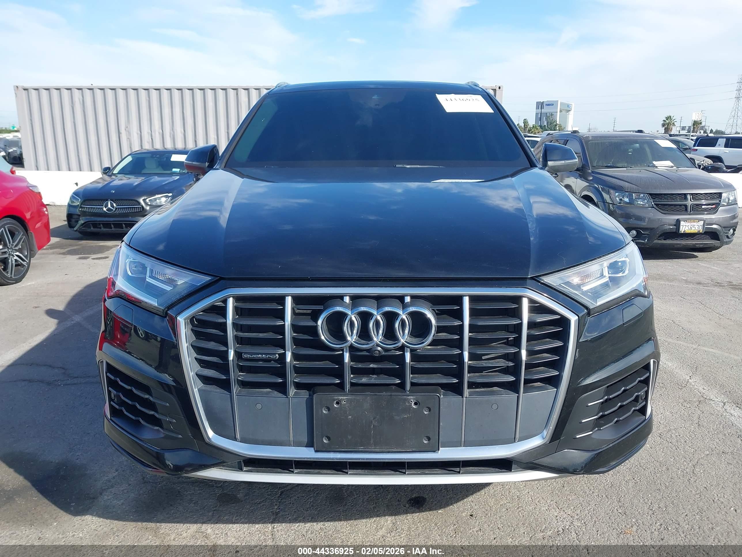 AUDI Q7 image 6