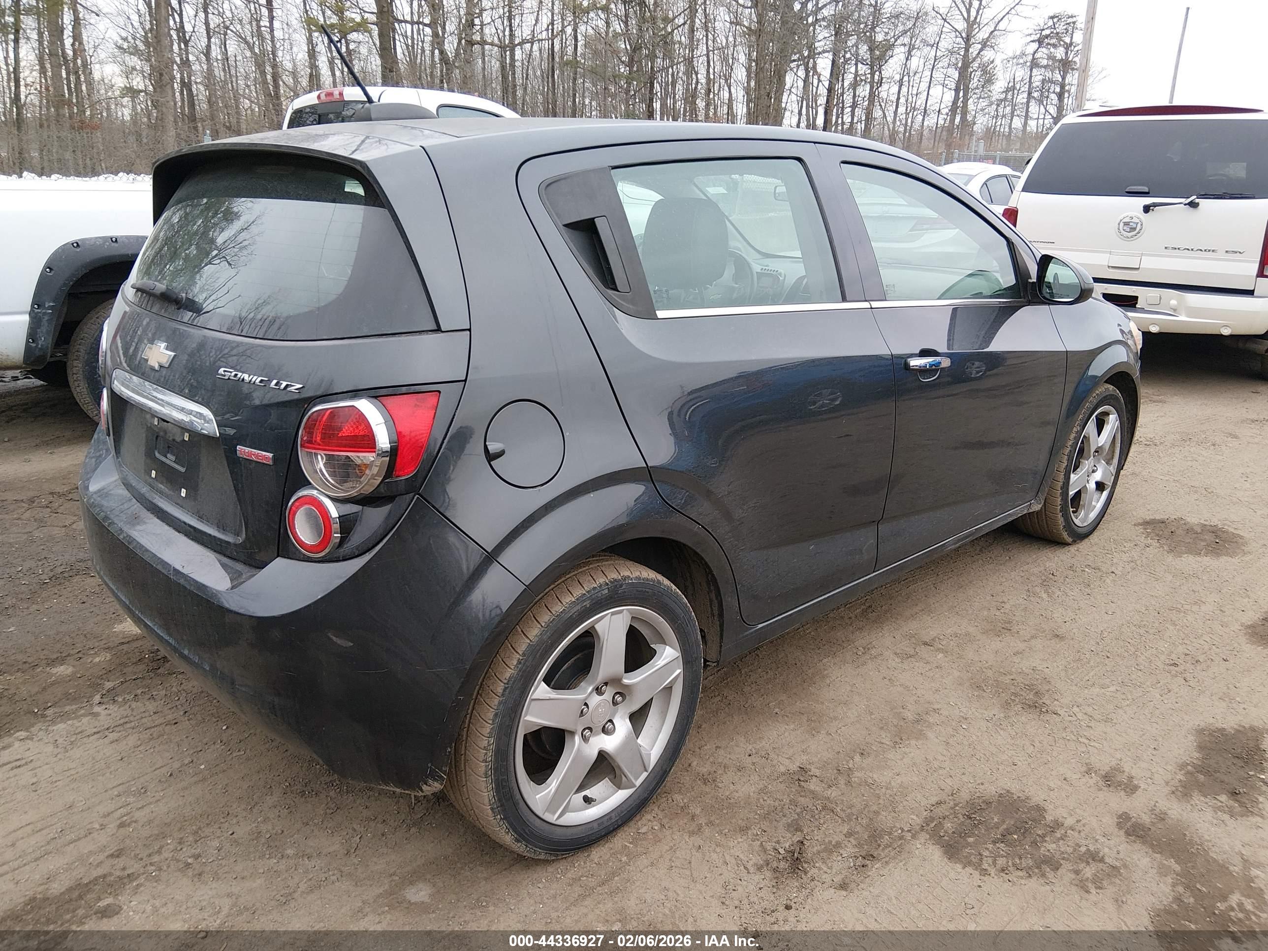 CHEVROLET SONIC image 4