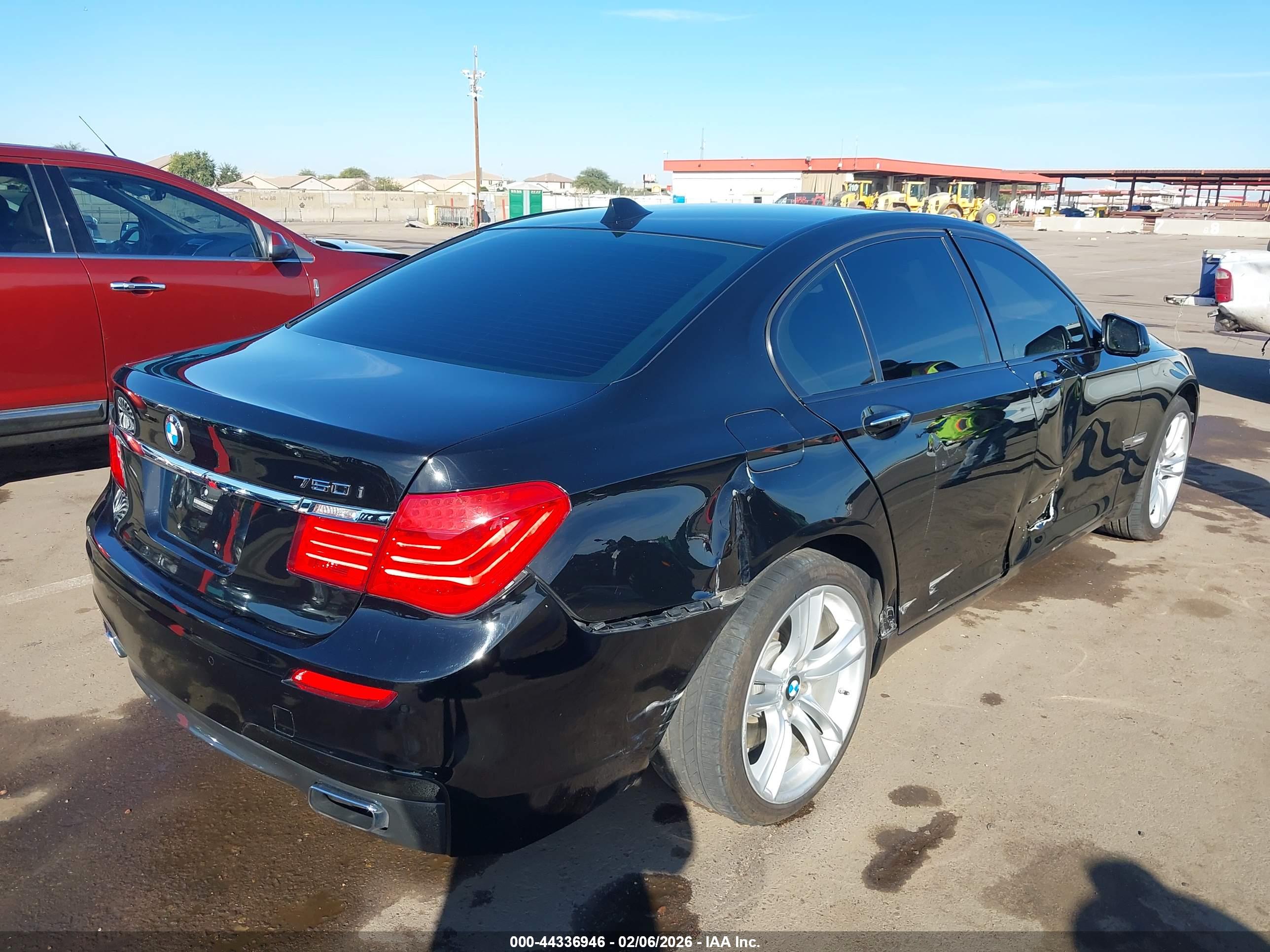 BMW 750I image 4