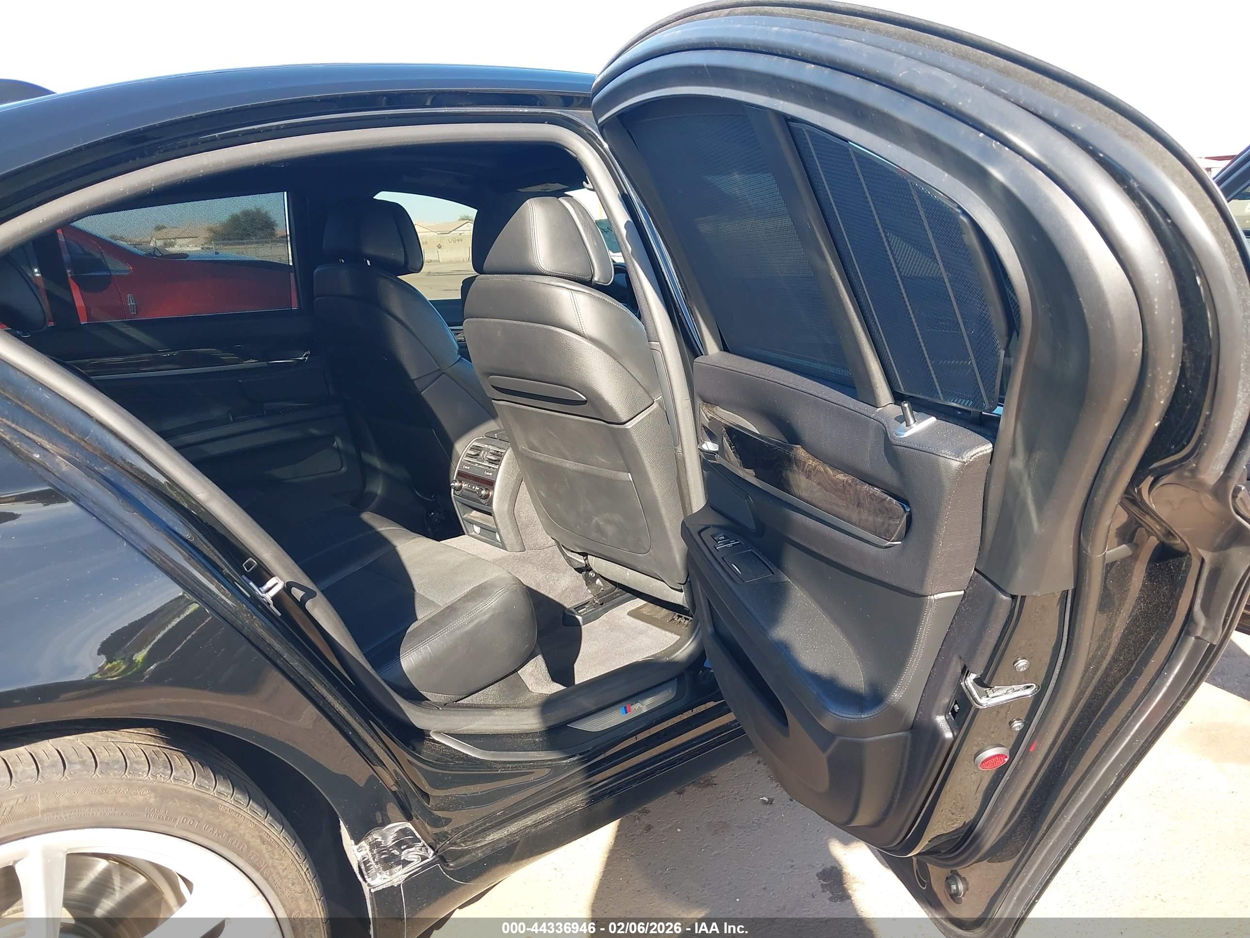 BMW 750I image 8
