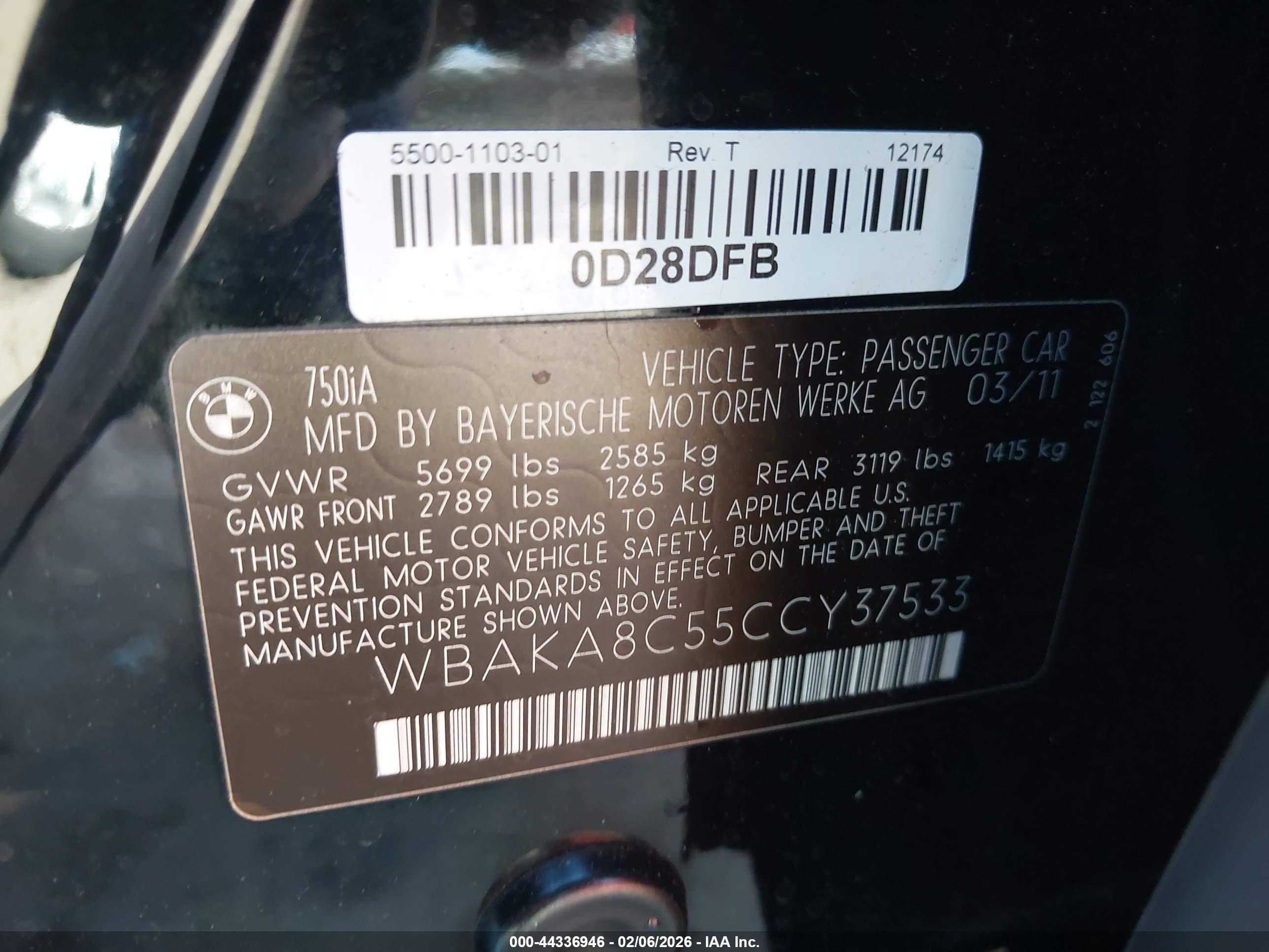 BMW 750I image 9