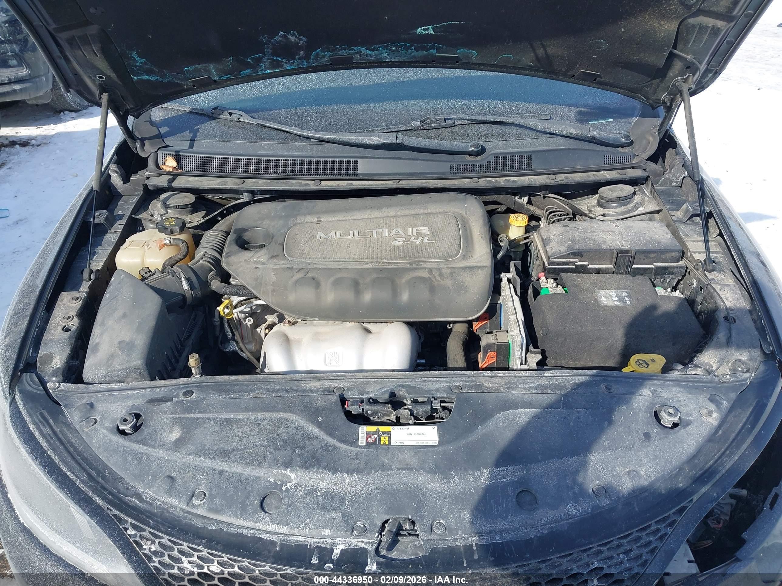 CHRYSLER 200 image 10