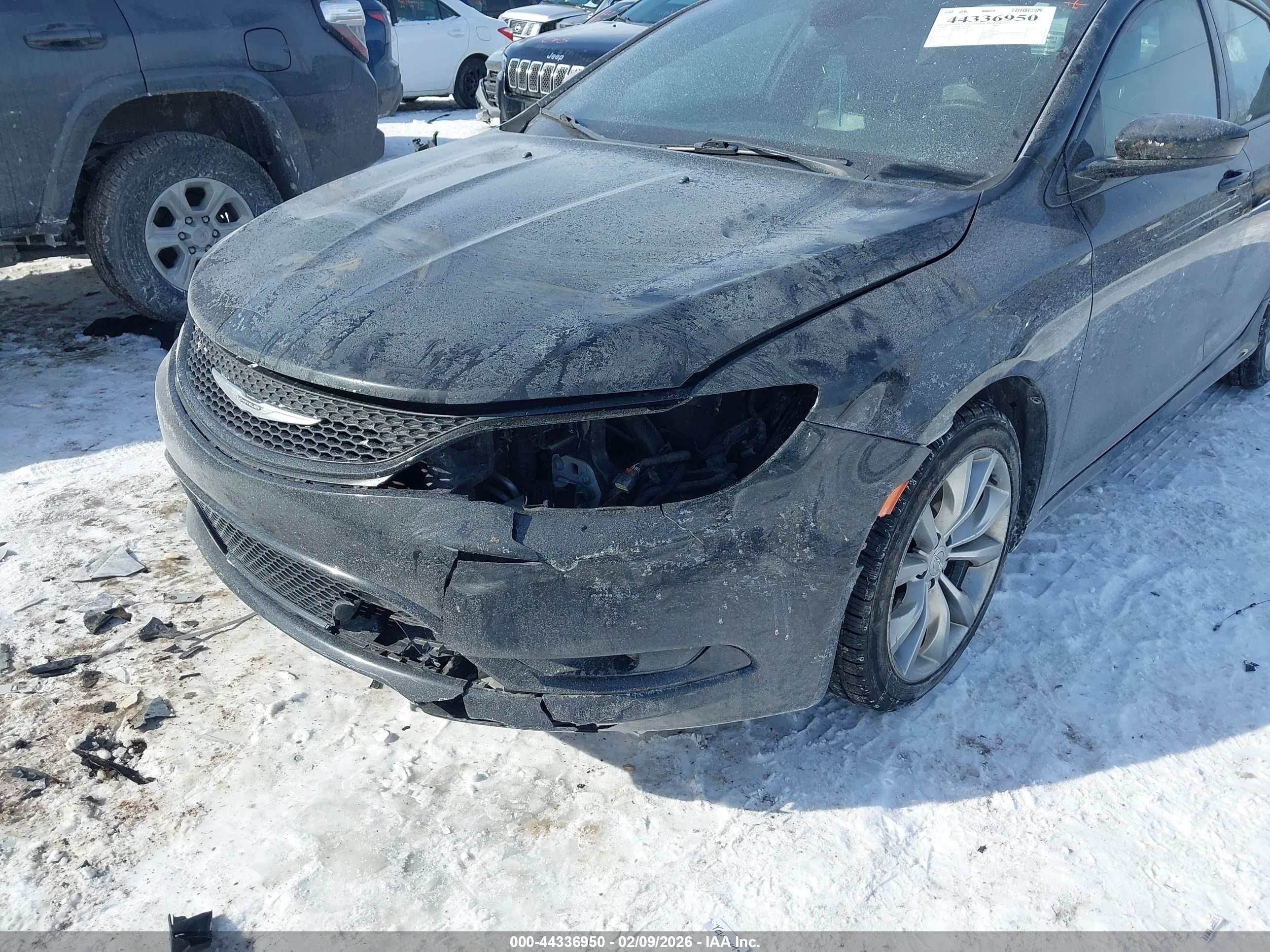 CHRYSLER 200 image 6