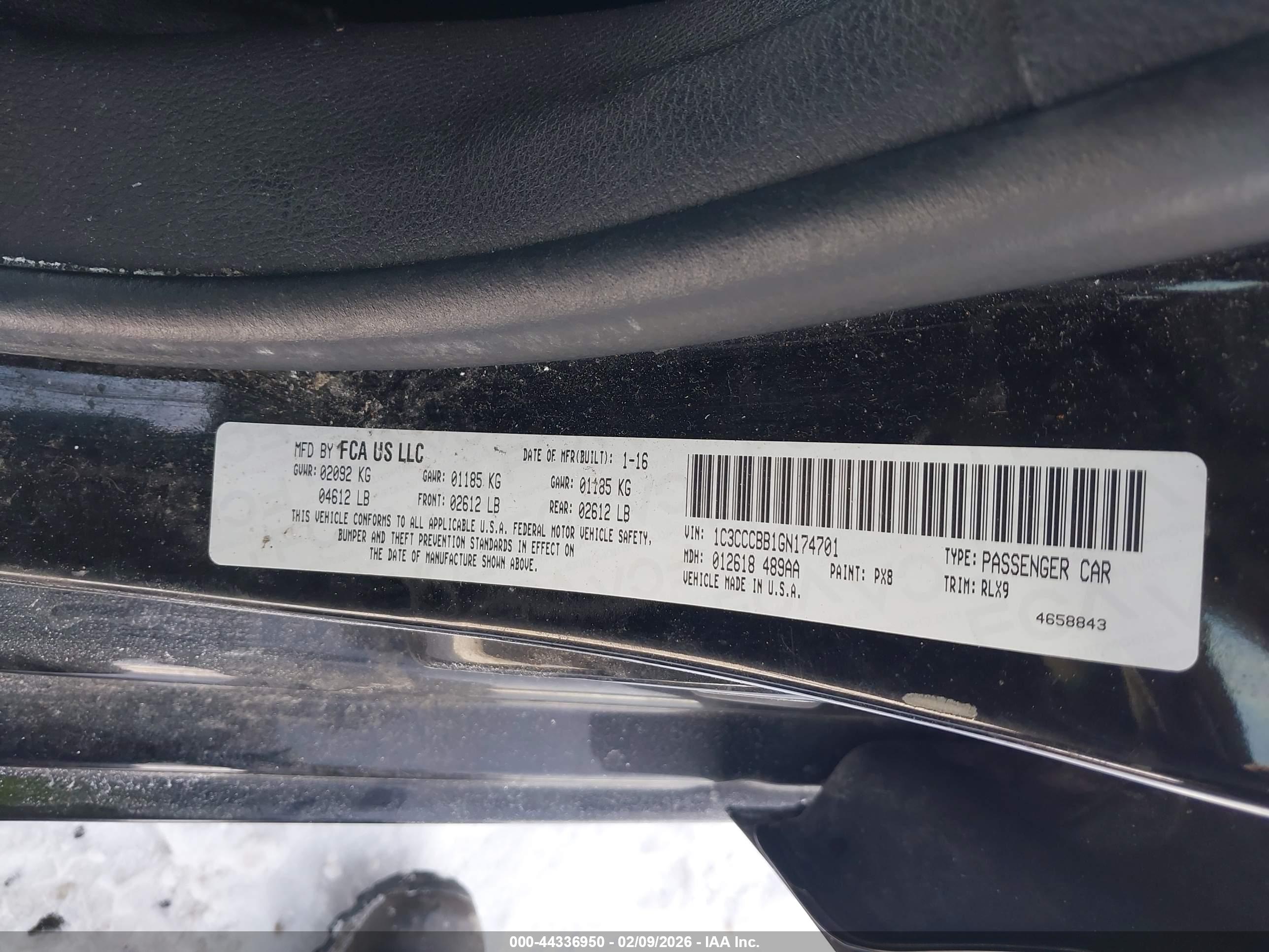 CHRYSLER 200 image 9