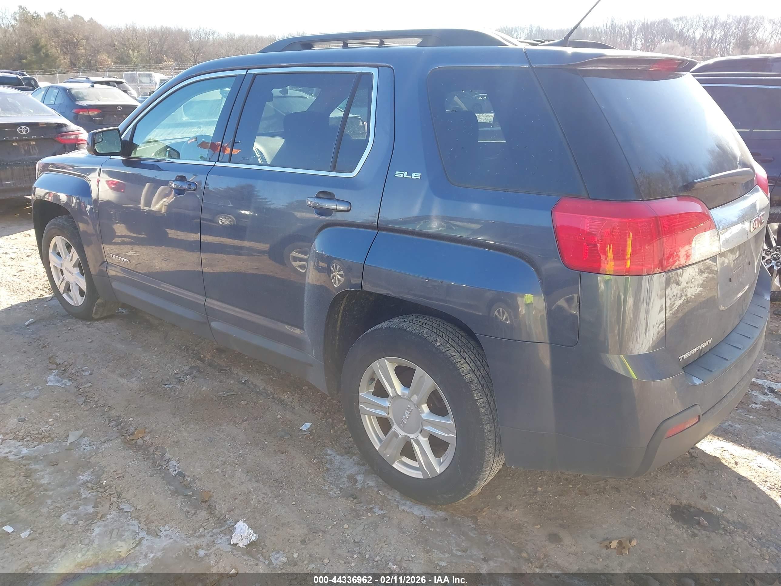 GMC TERRAIN image 3