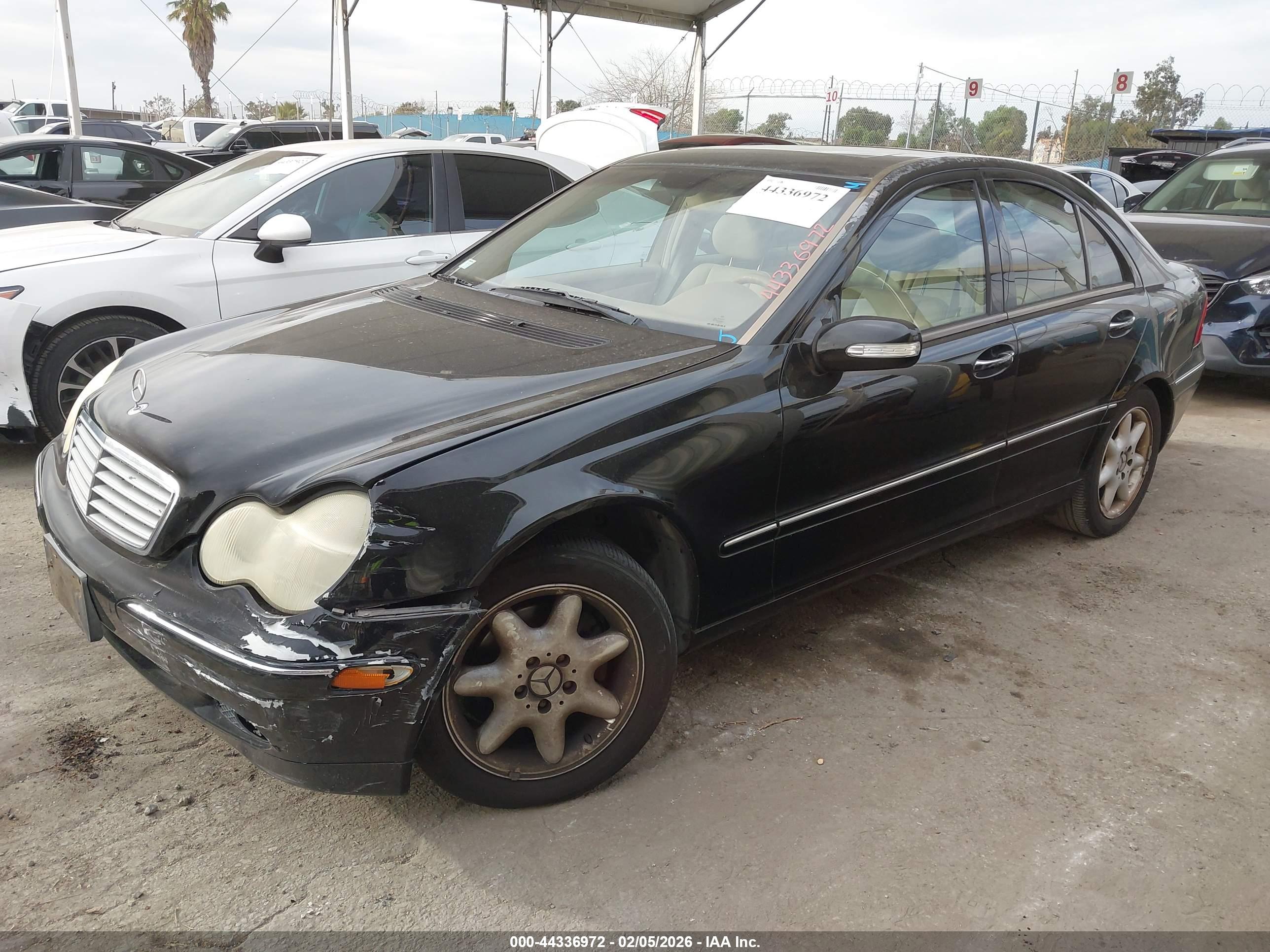 MERCEDES-BENZ C image 2