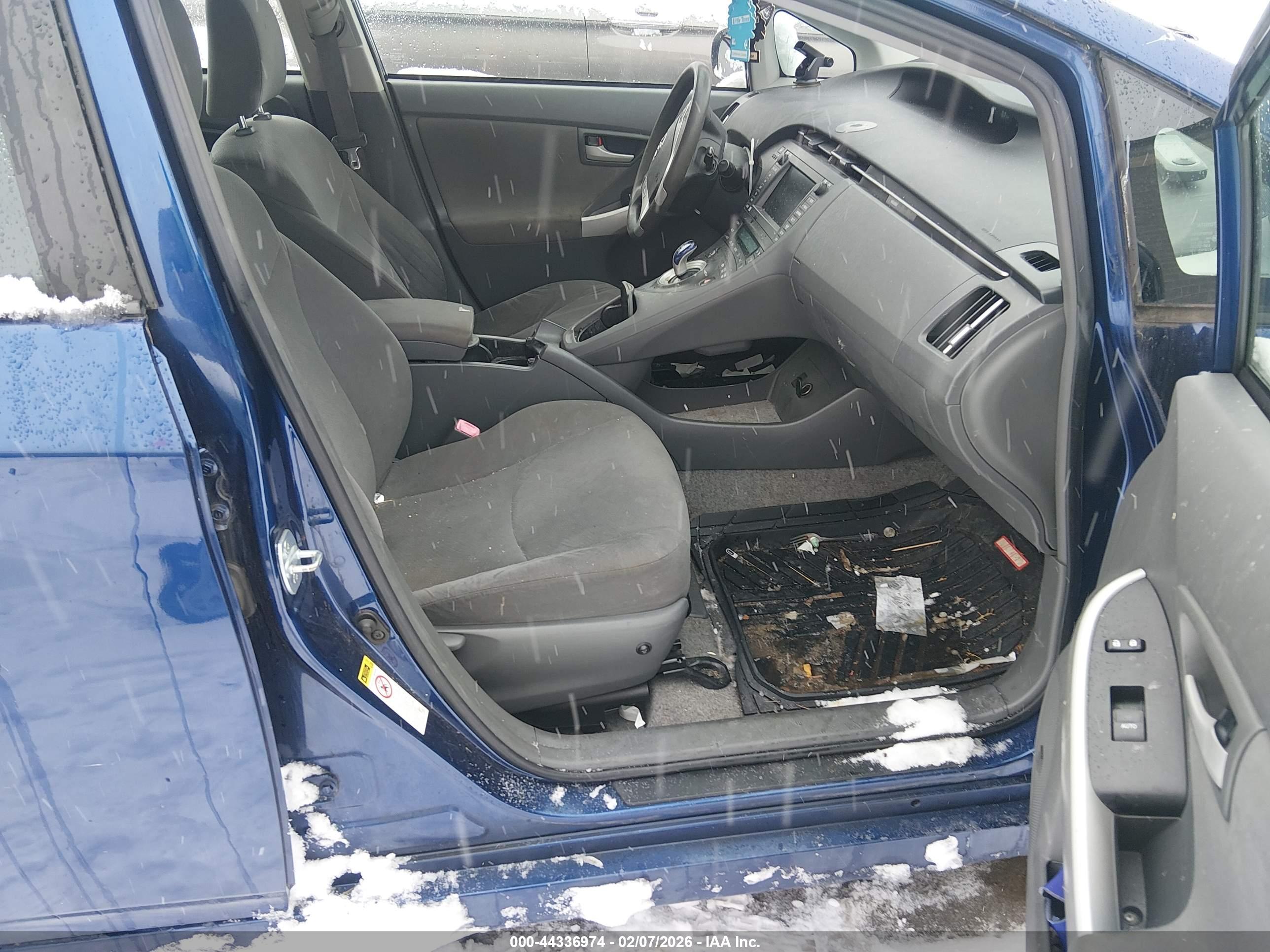 TOYOTA PRIUS image 5