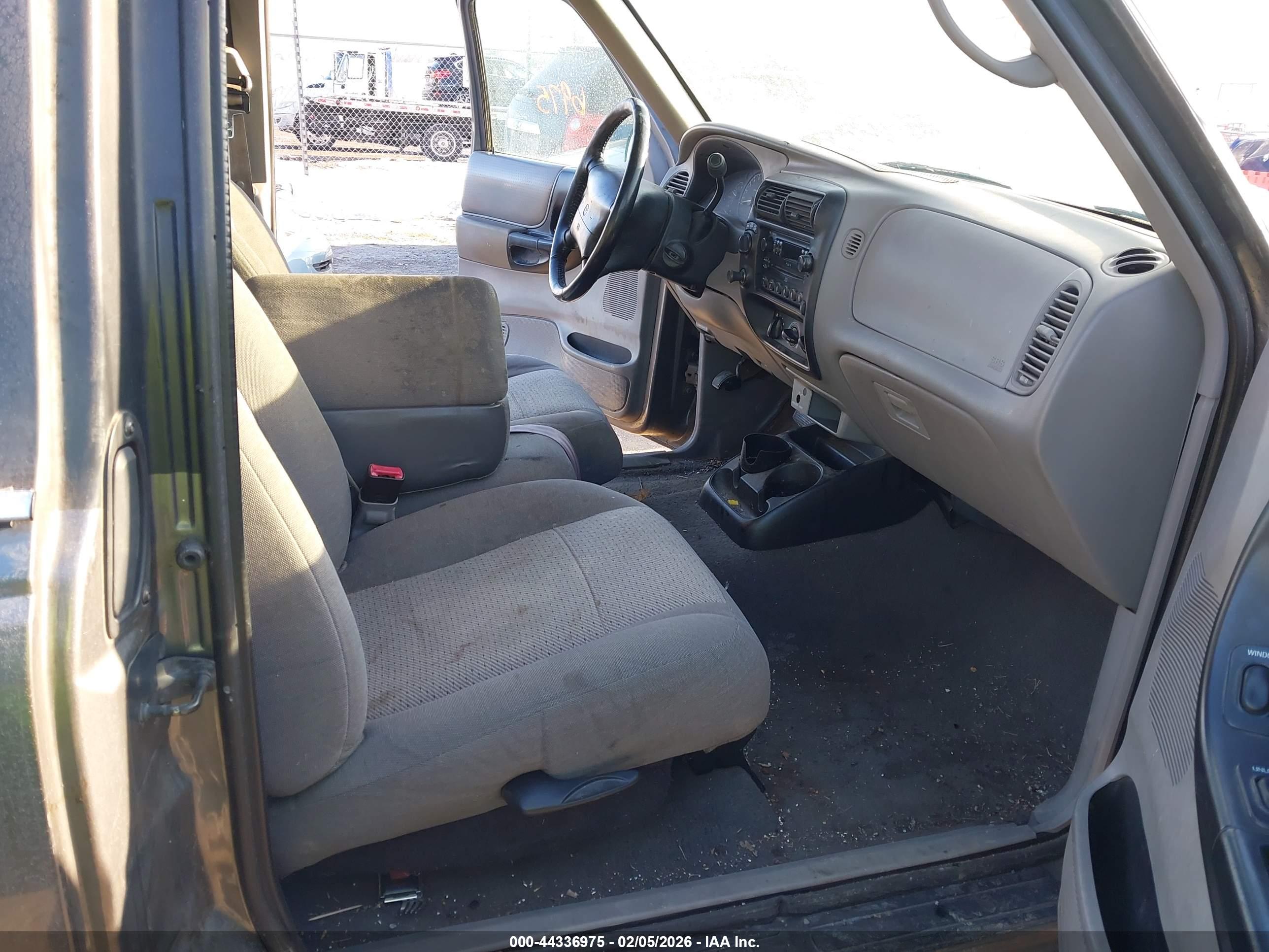 MAZDA B4000 image 5