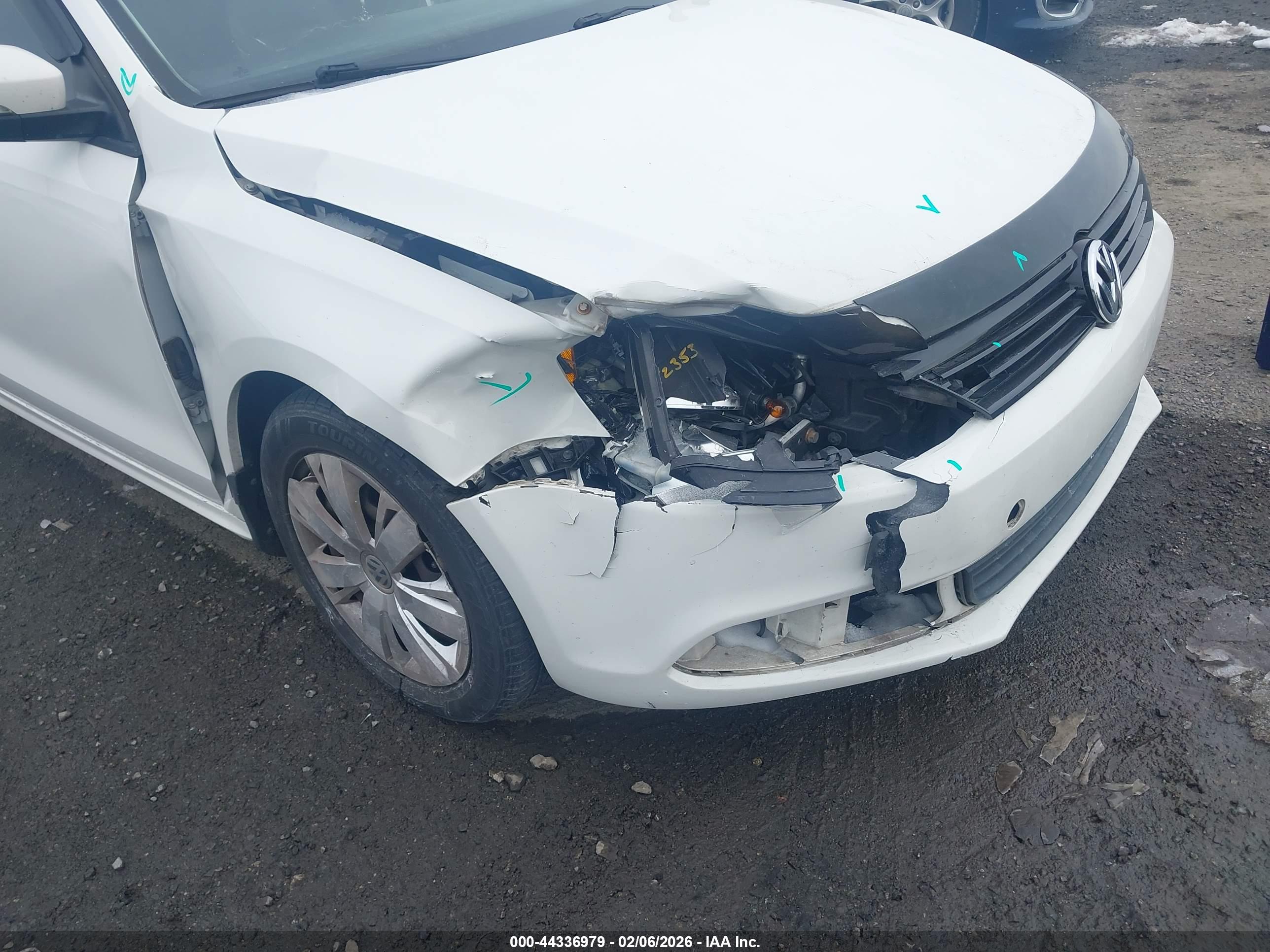 VOLKSWAGEN JETTA image 6