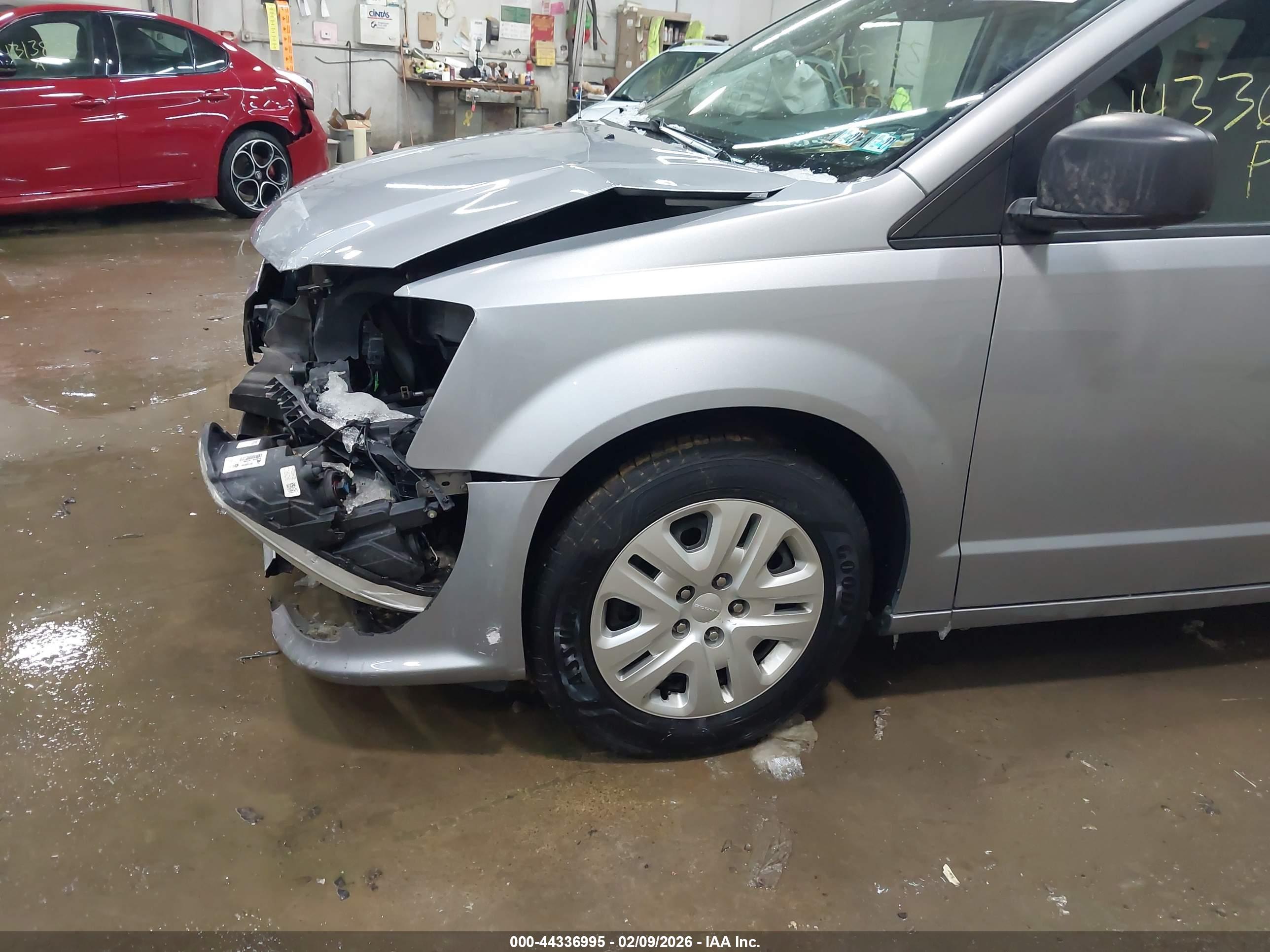 DODGE GRAND image 6
