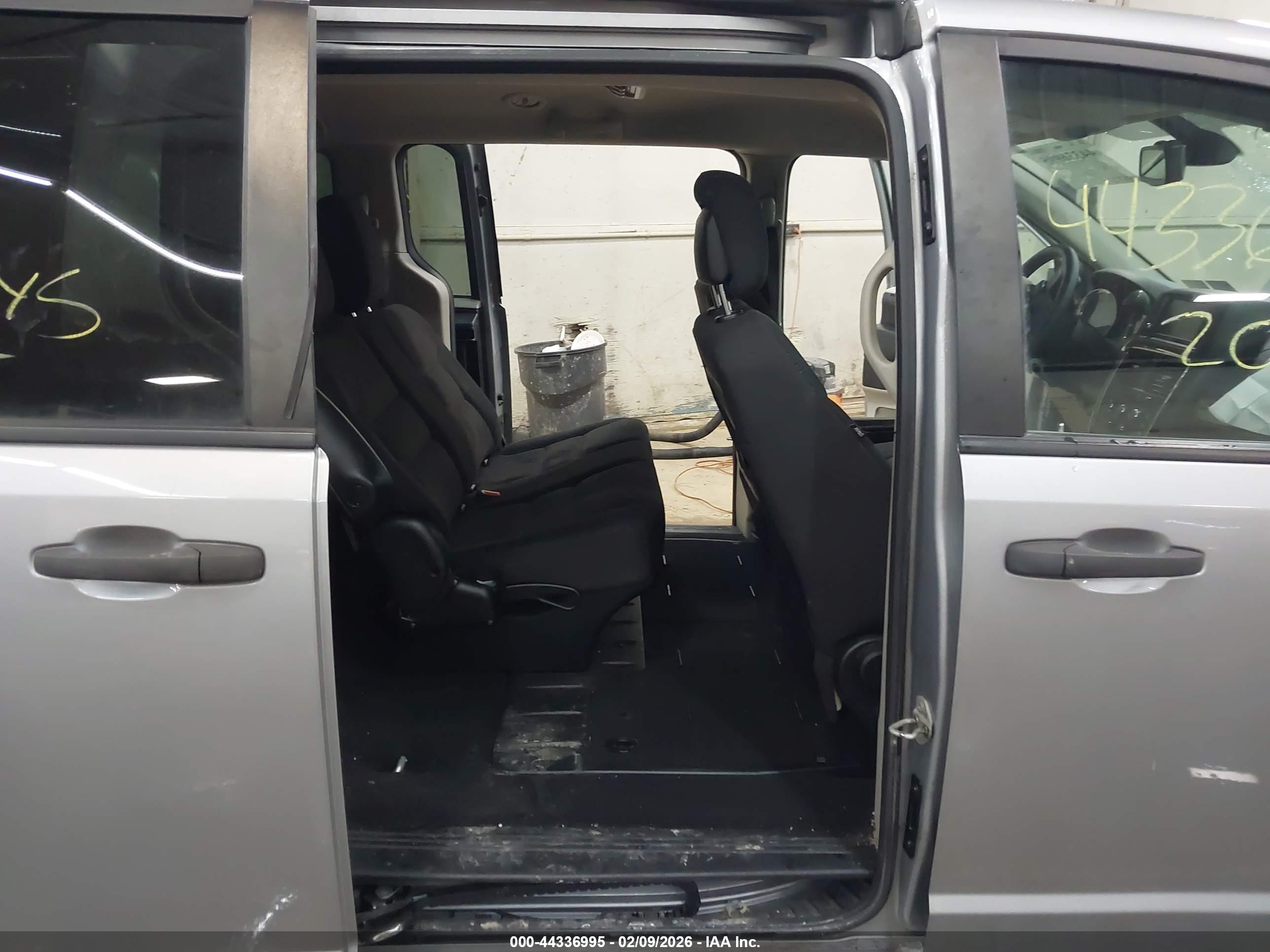 DODGE GRAND image 8