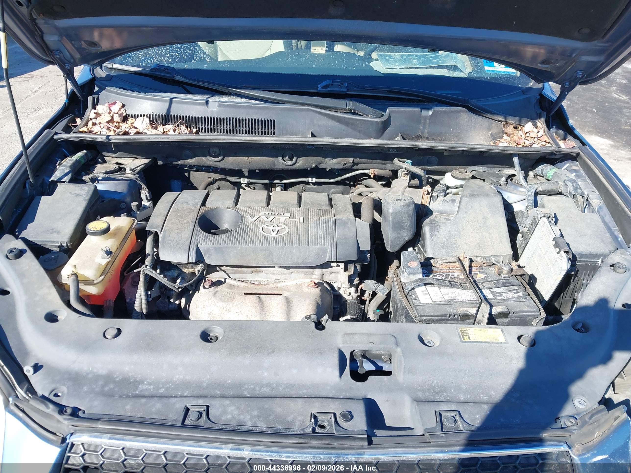 TOYOTA RAV4 image 10