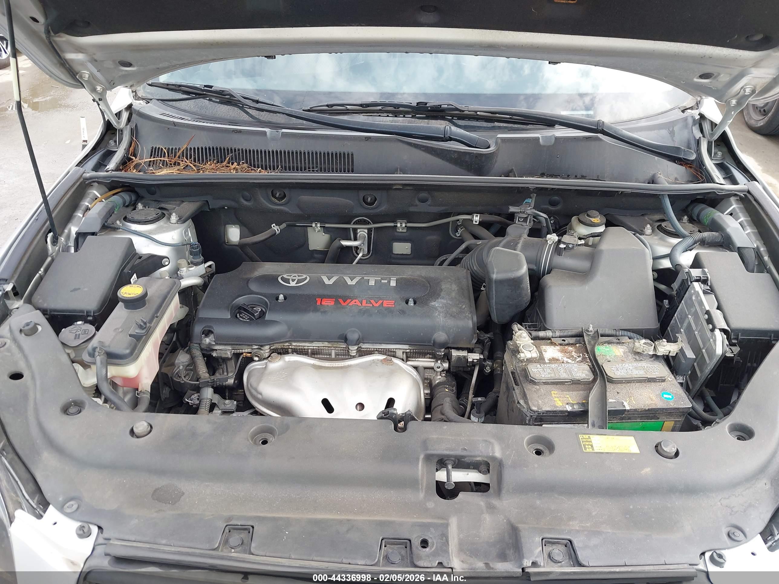 TOYOTA RAV4 image 6