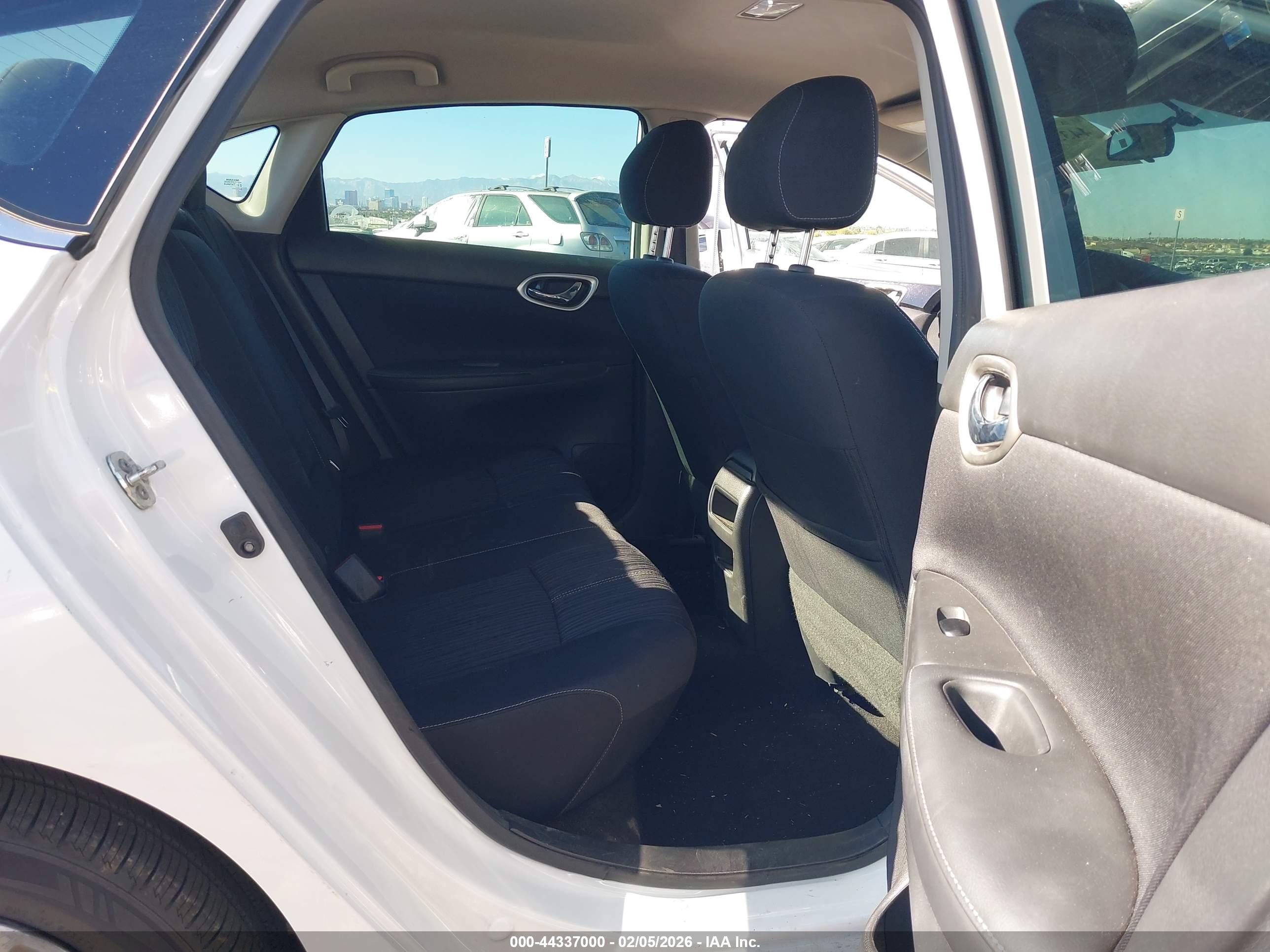 NISSAN SENTRA image 8
