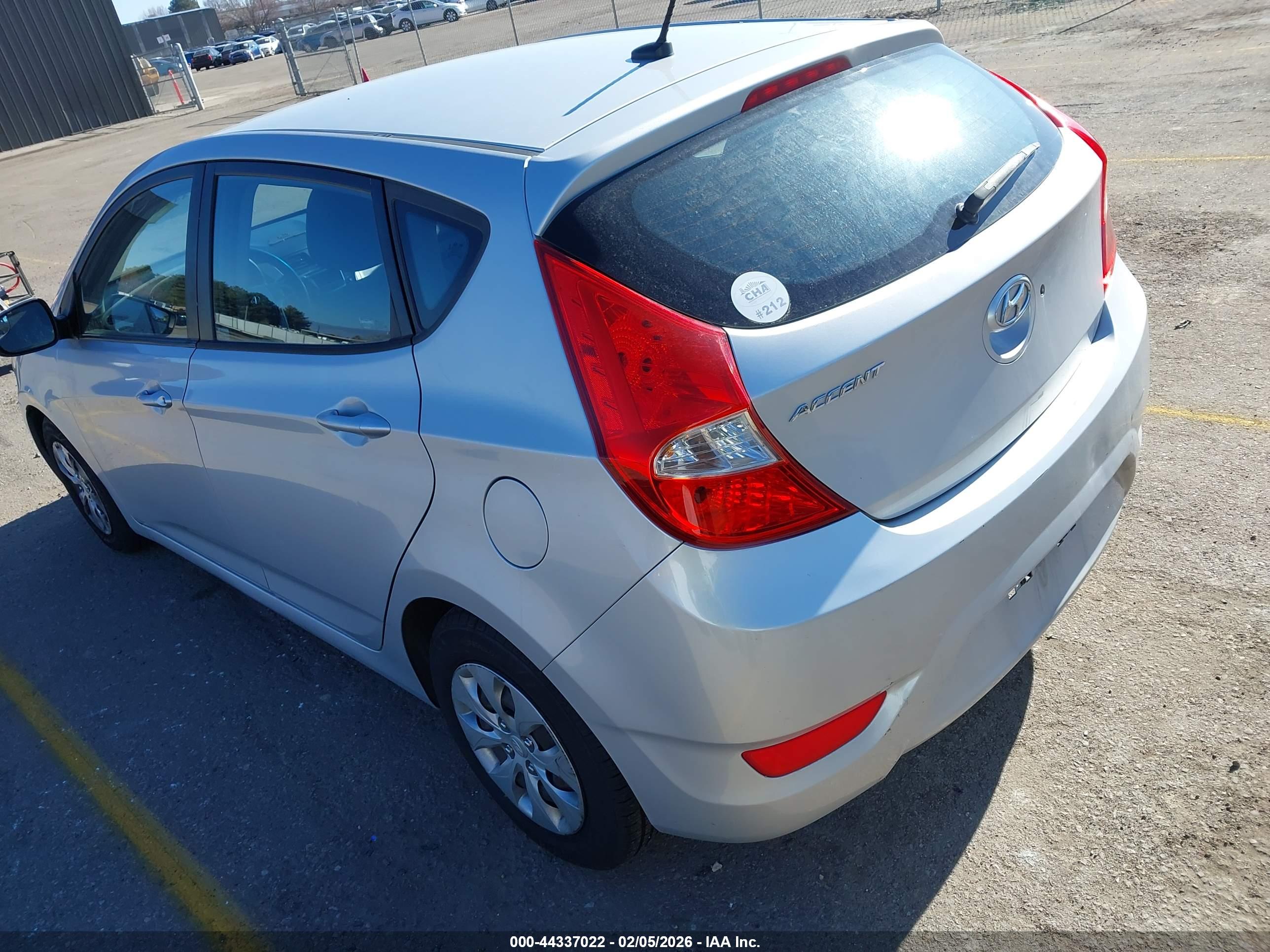 HYUNDAI ACCENT image 3