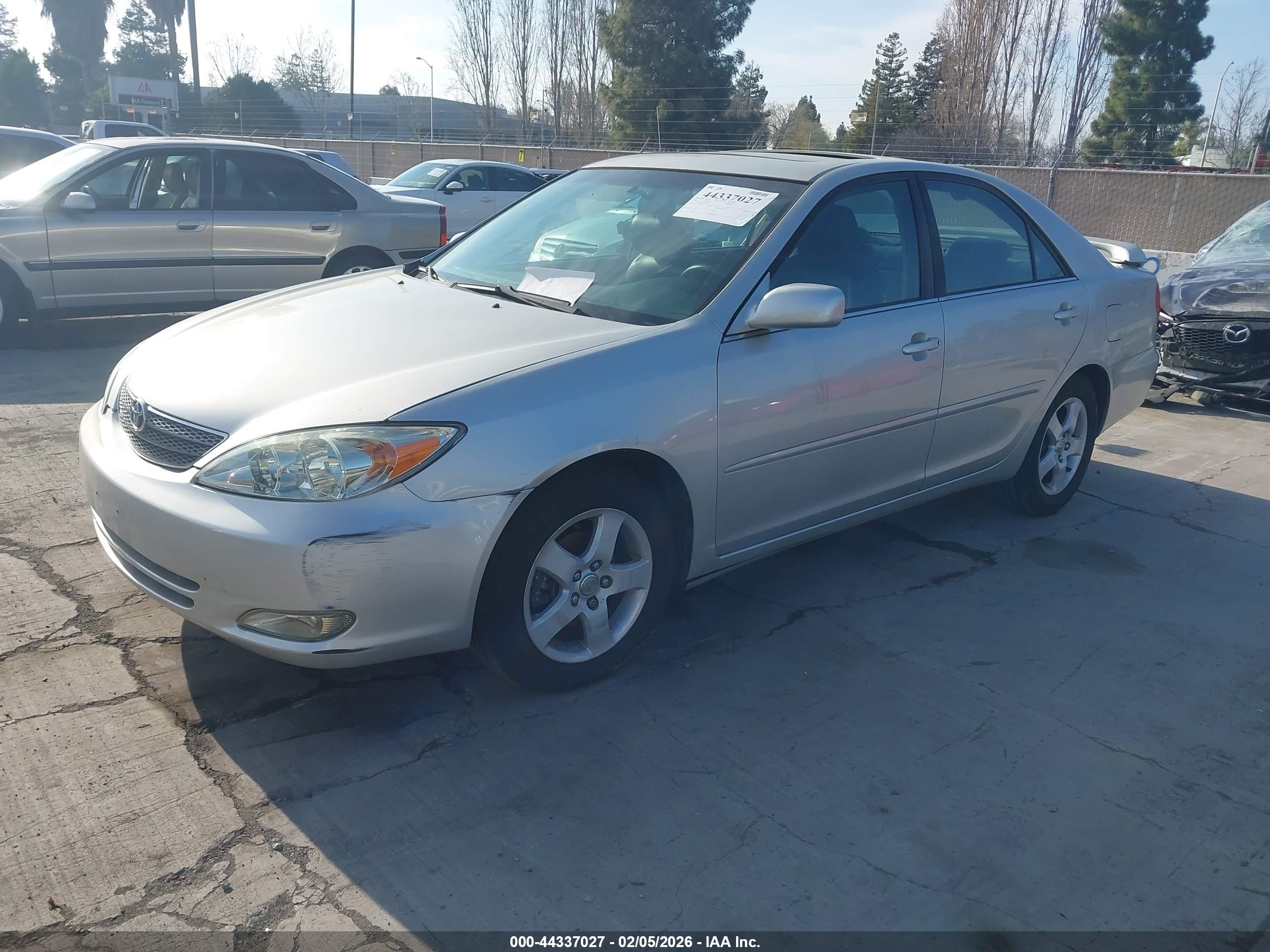 TOYOTA CAMRY image 2