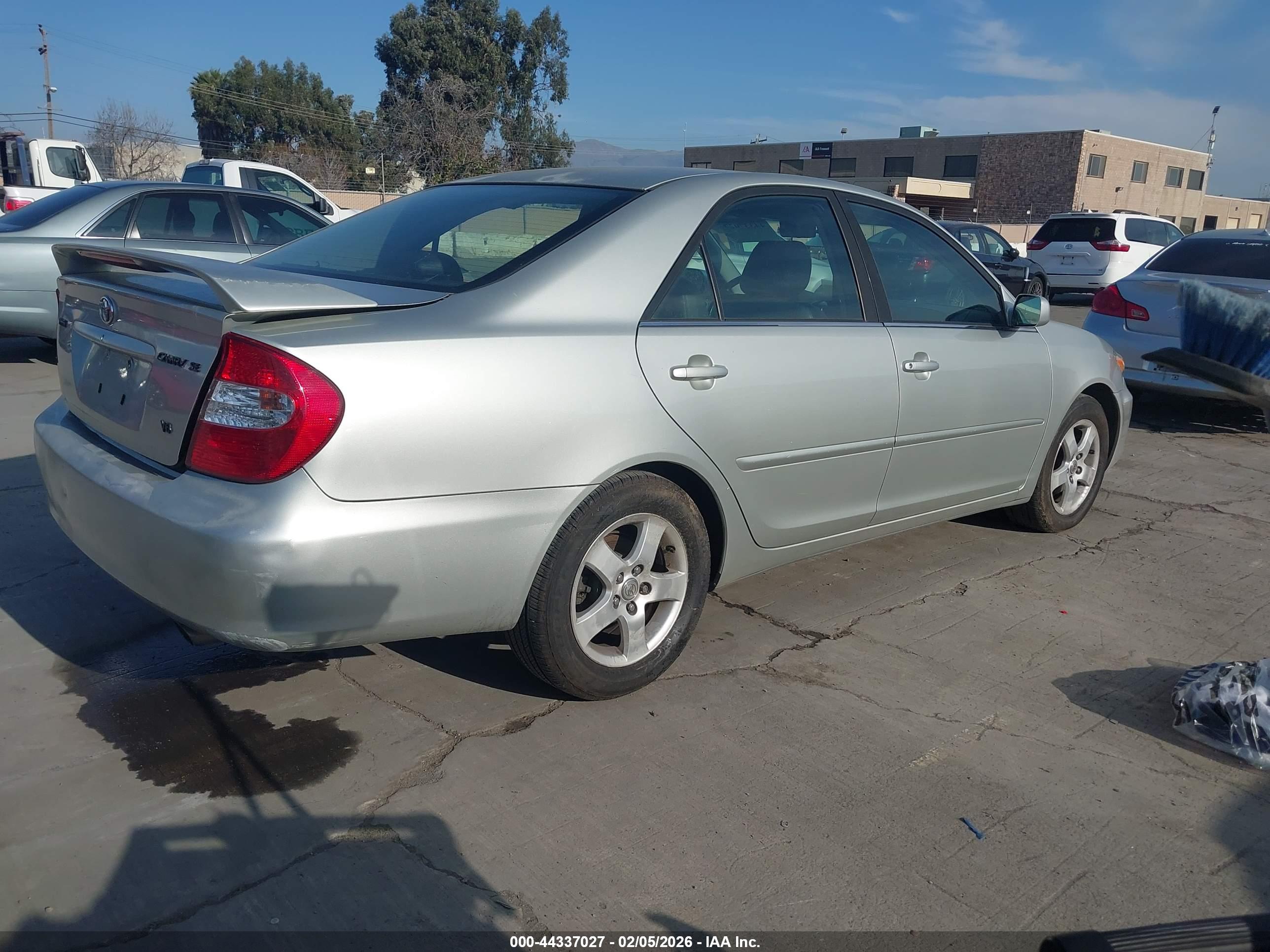 TOYOTA CAMRY image 4