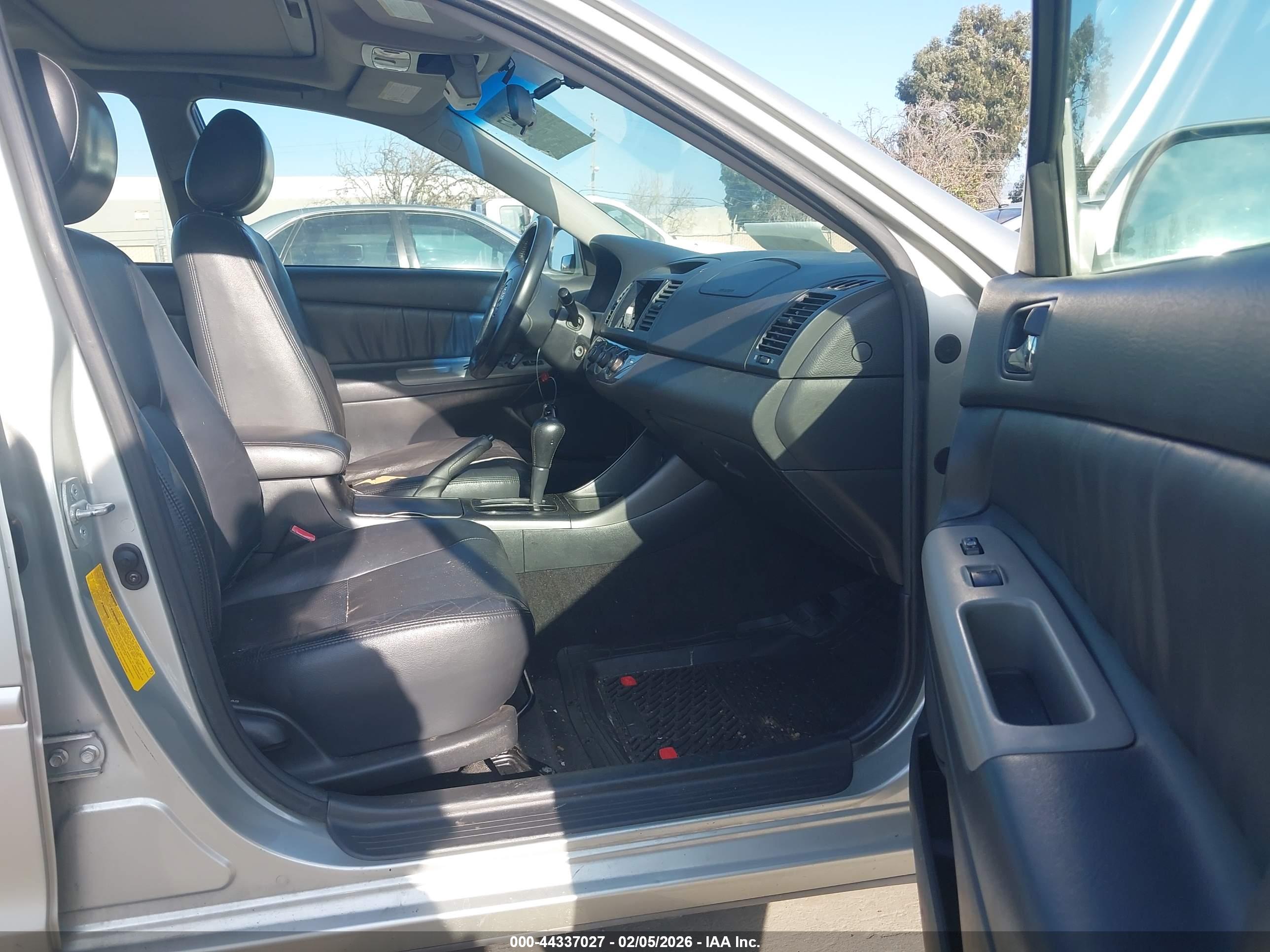 TOYOTA CAMRY image 5