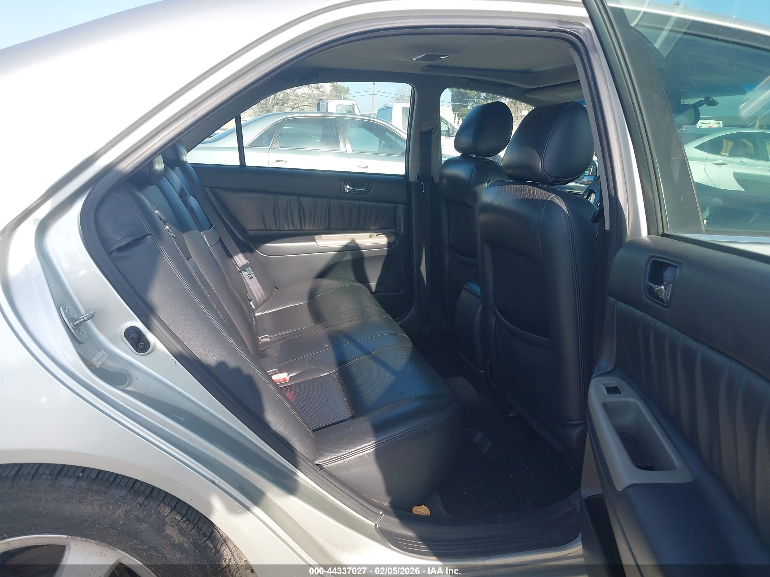 TOYOTA CAMRY image 8