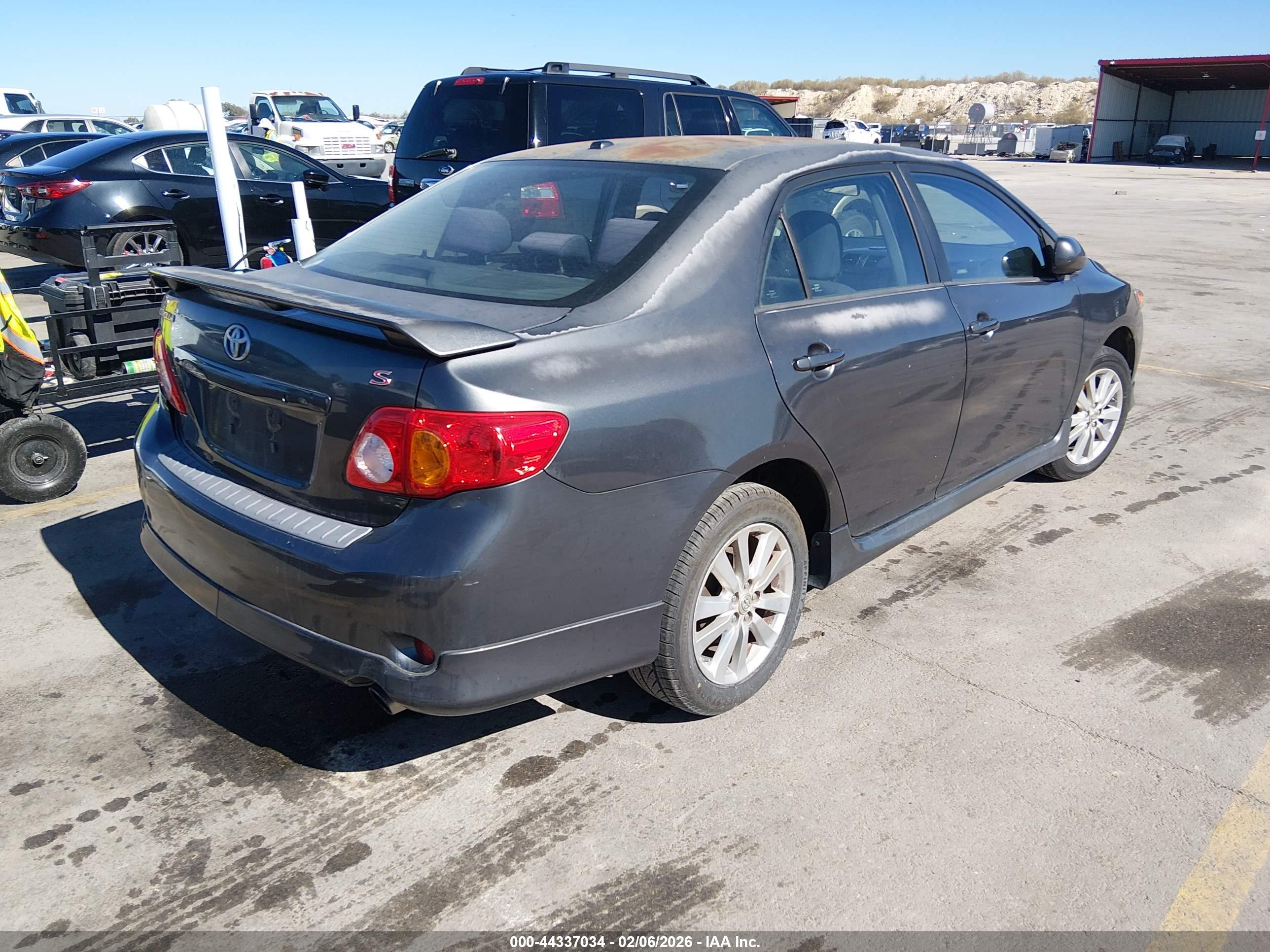 TOYOTA COROLLA image 4