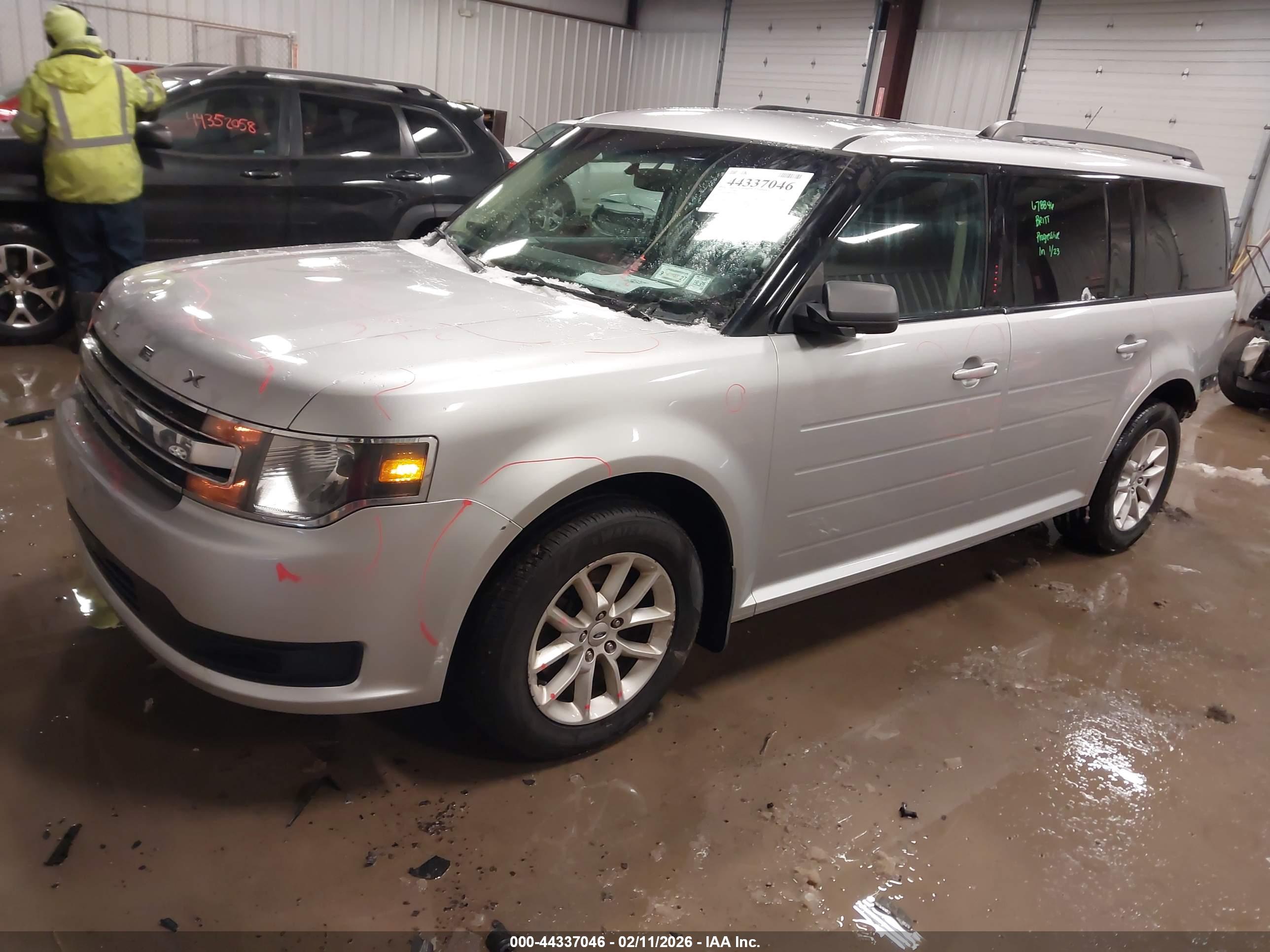 FORD FLEX image 2