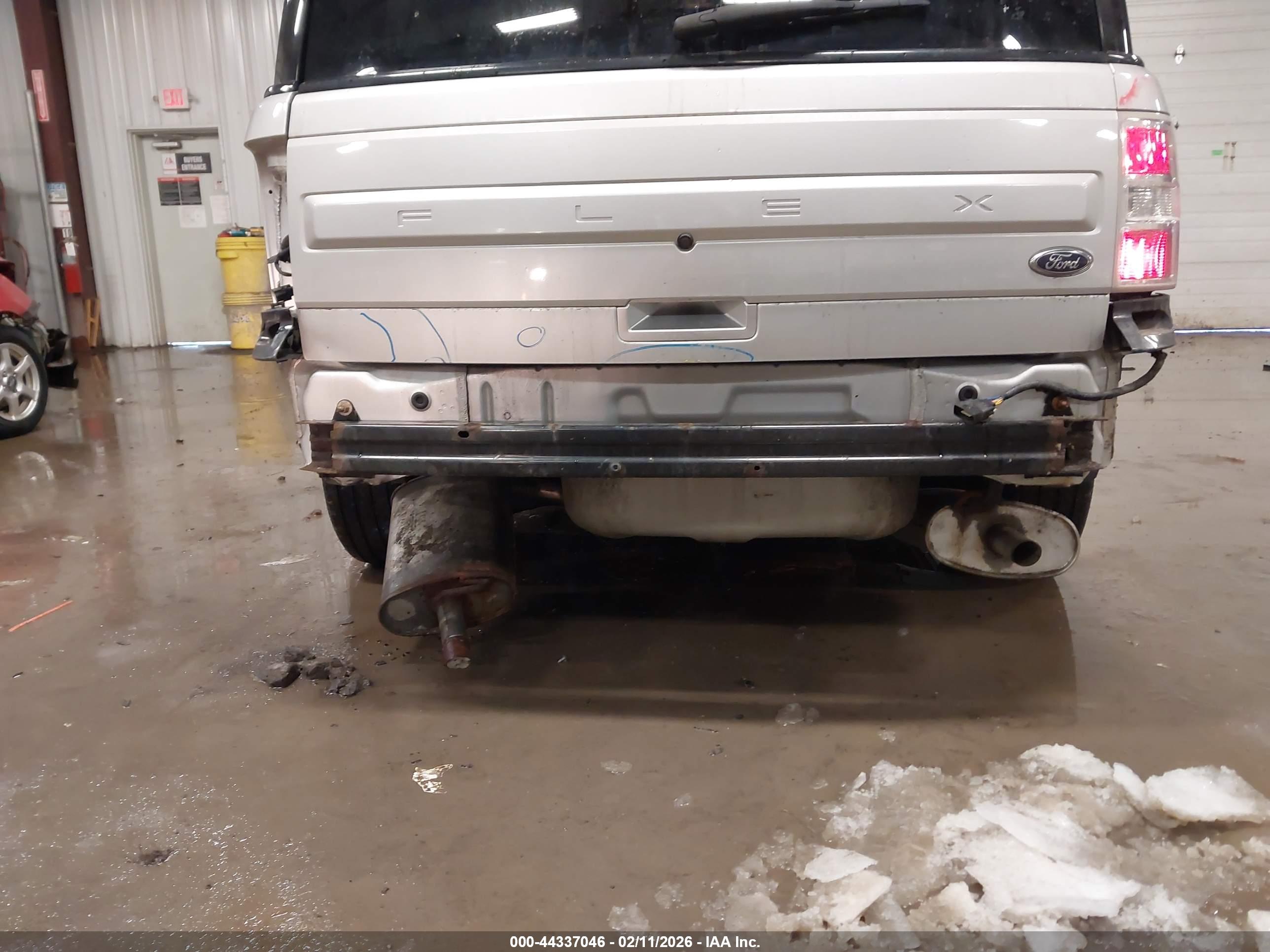 FORD FLEX image 6