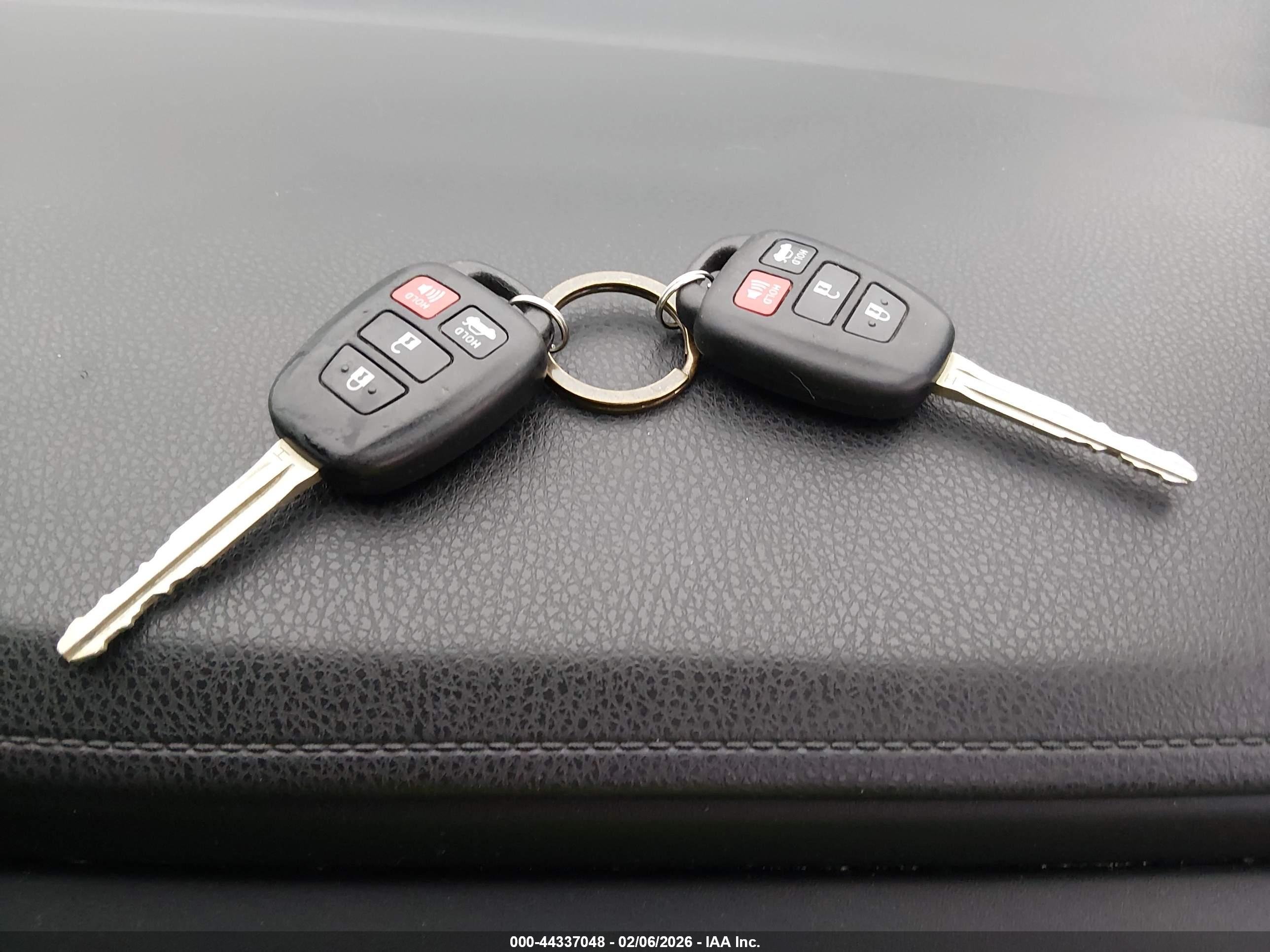 TOYOTA COROLLA image 11