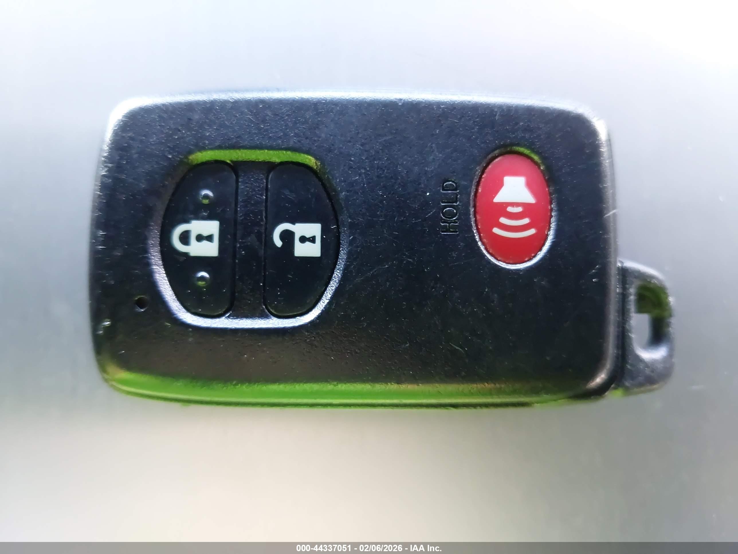 TOYOTA PRIUS image 11