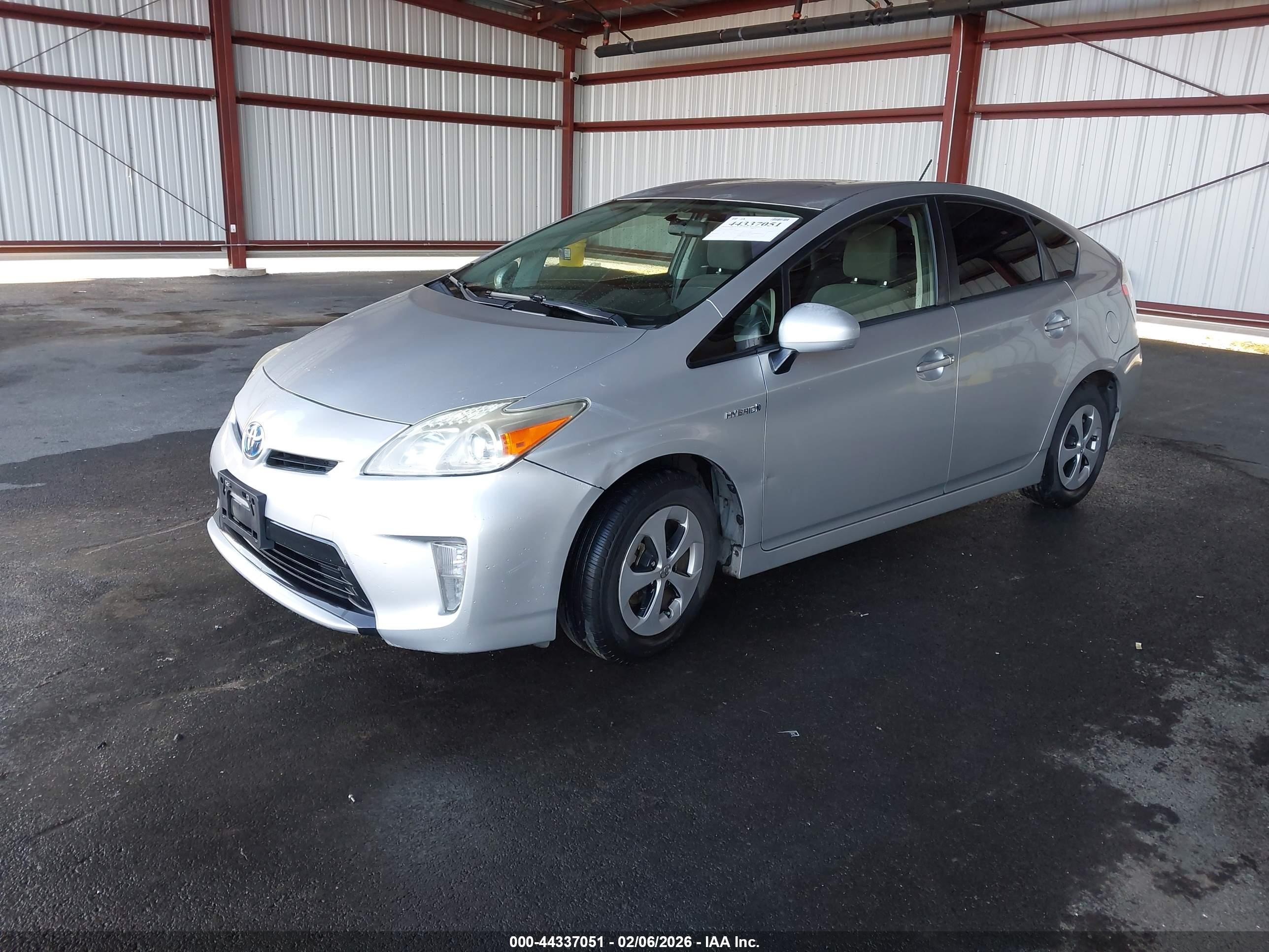 TOYOTA PRIUS image 2