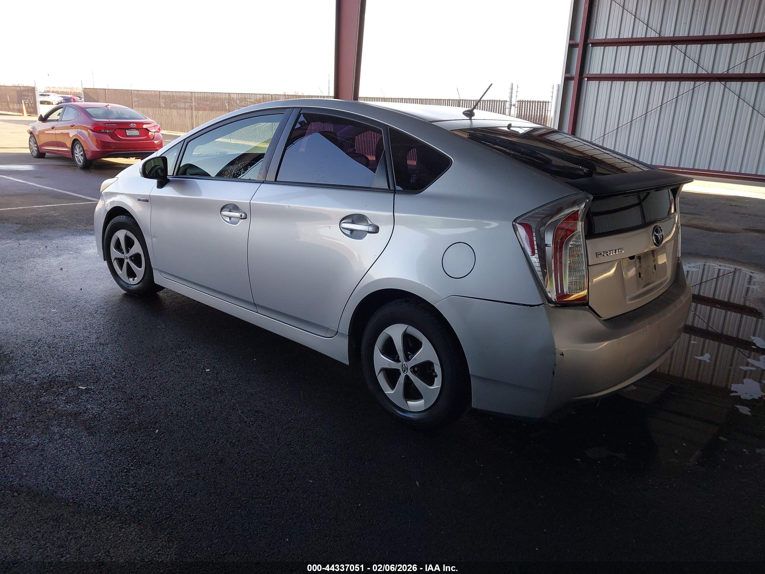TOYOTA PRIUS image 3