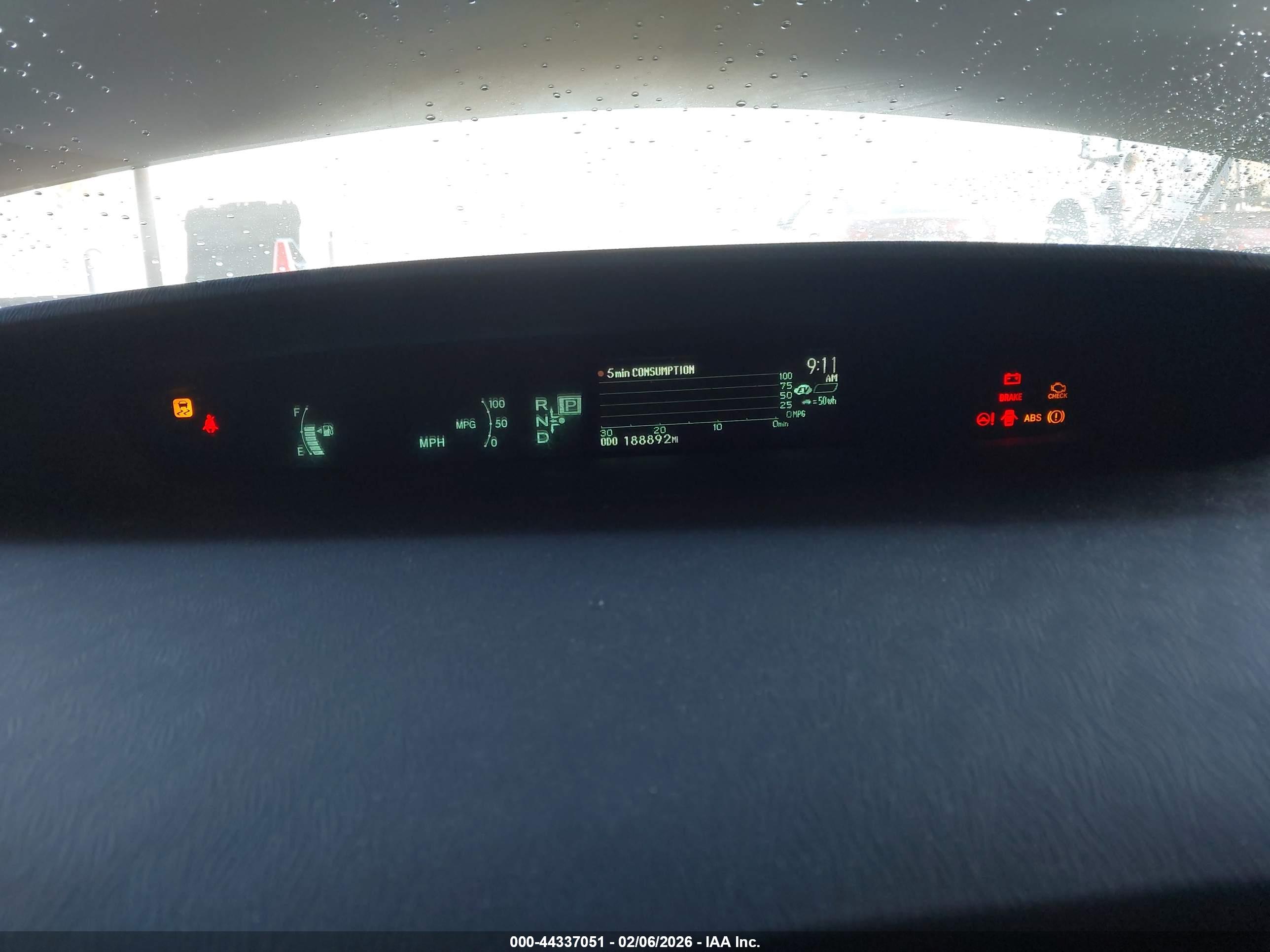 TOYOTA PRIUS image 7